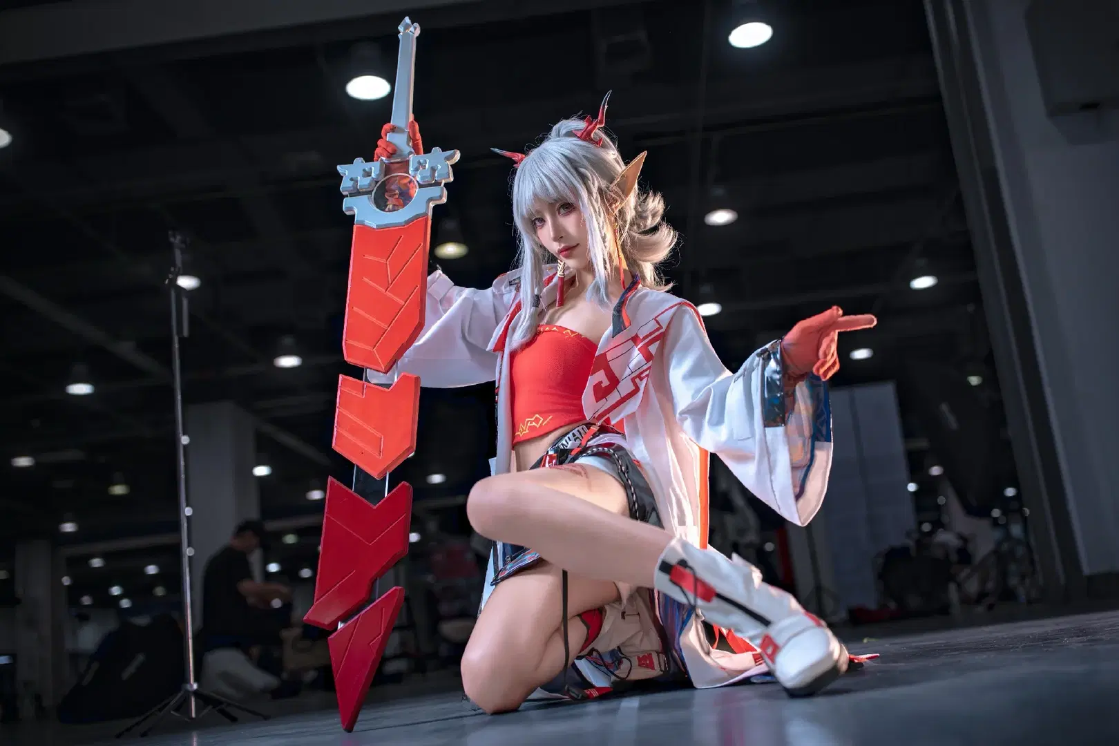[Nian cosplay] Arknights: Director Nian is Online to Forge Iron, Convention Photos Pose Sharing by 如花 - Image 4