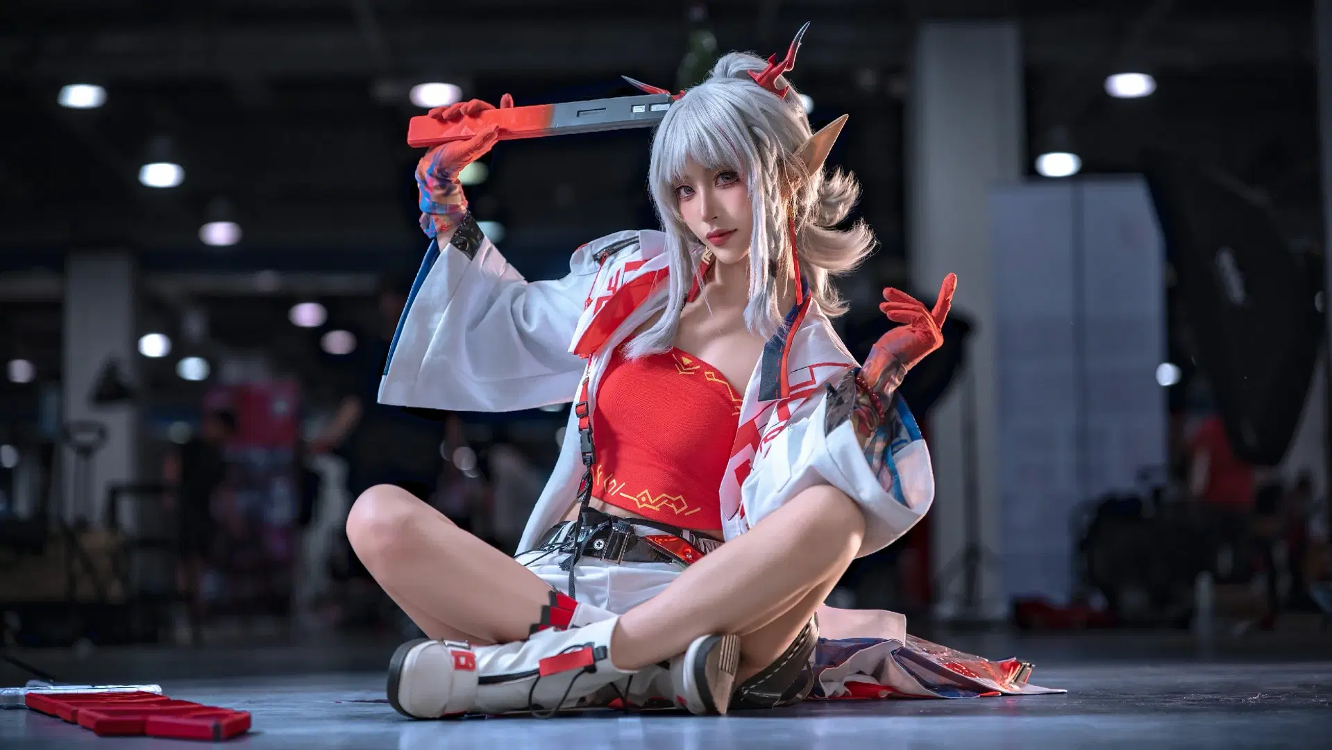 [Nian cosplay] Arknights: Director Nian is Online to Forge Iron, Convention Photos Pose Sharing by 如花 - Image 5