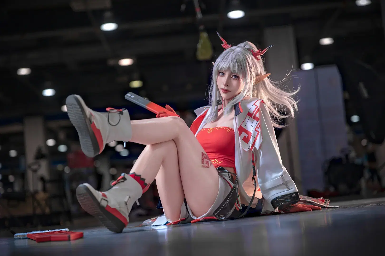 [Nian cosplay] Arknights: Director Nian is Online to Forge Iron, Convention Photos Pose Sharing by 如花 - Image 6