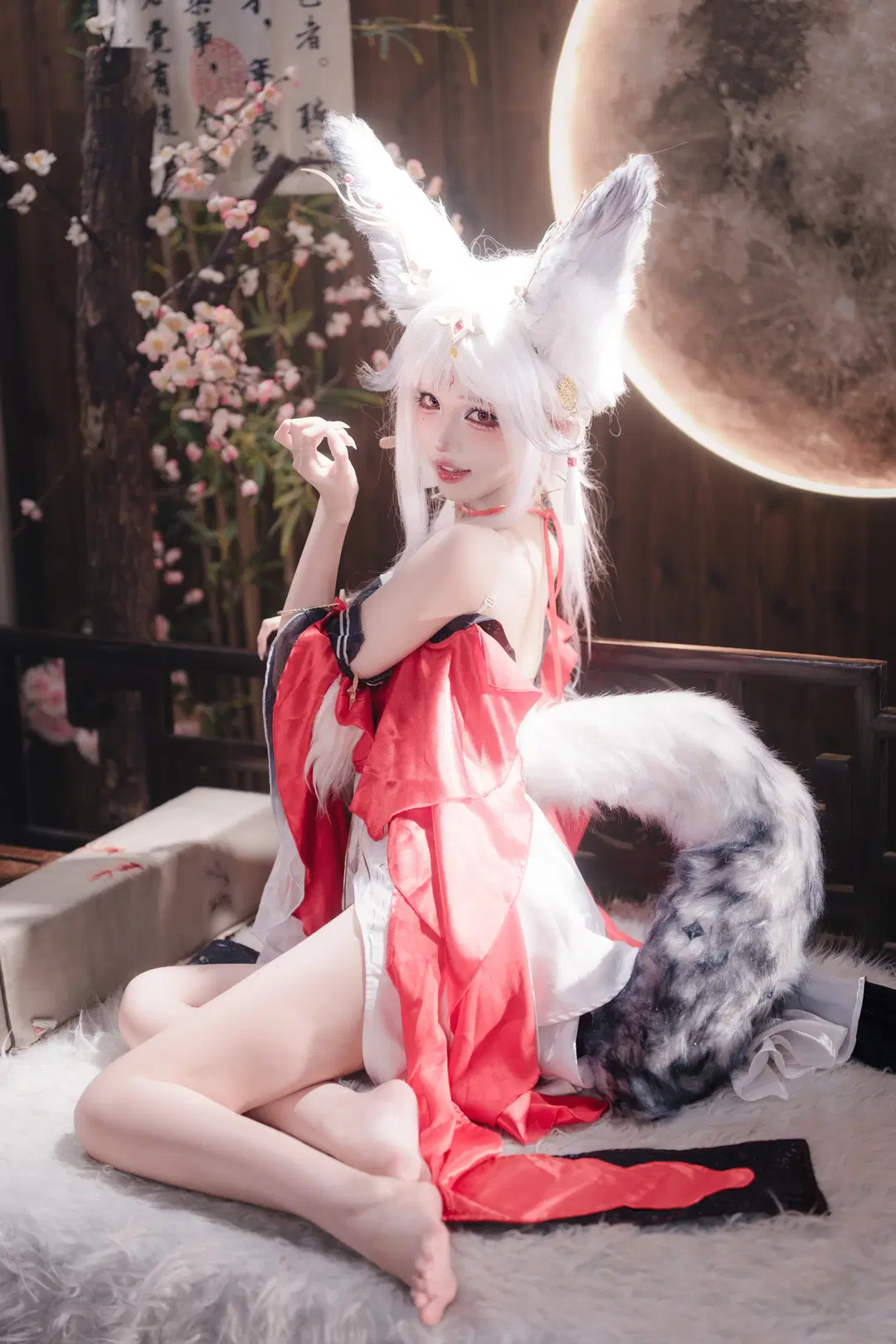 [Hsin cosplay] Wuthering Waves Hsin: Clash of Red, Black, and White with Fluffy Textures by 青阳 - Image 4