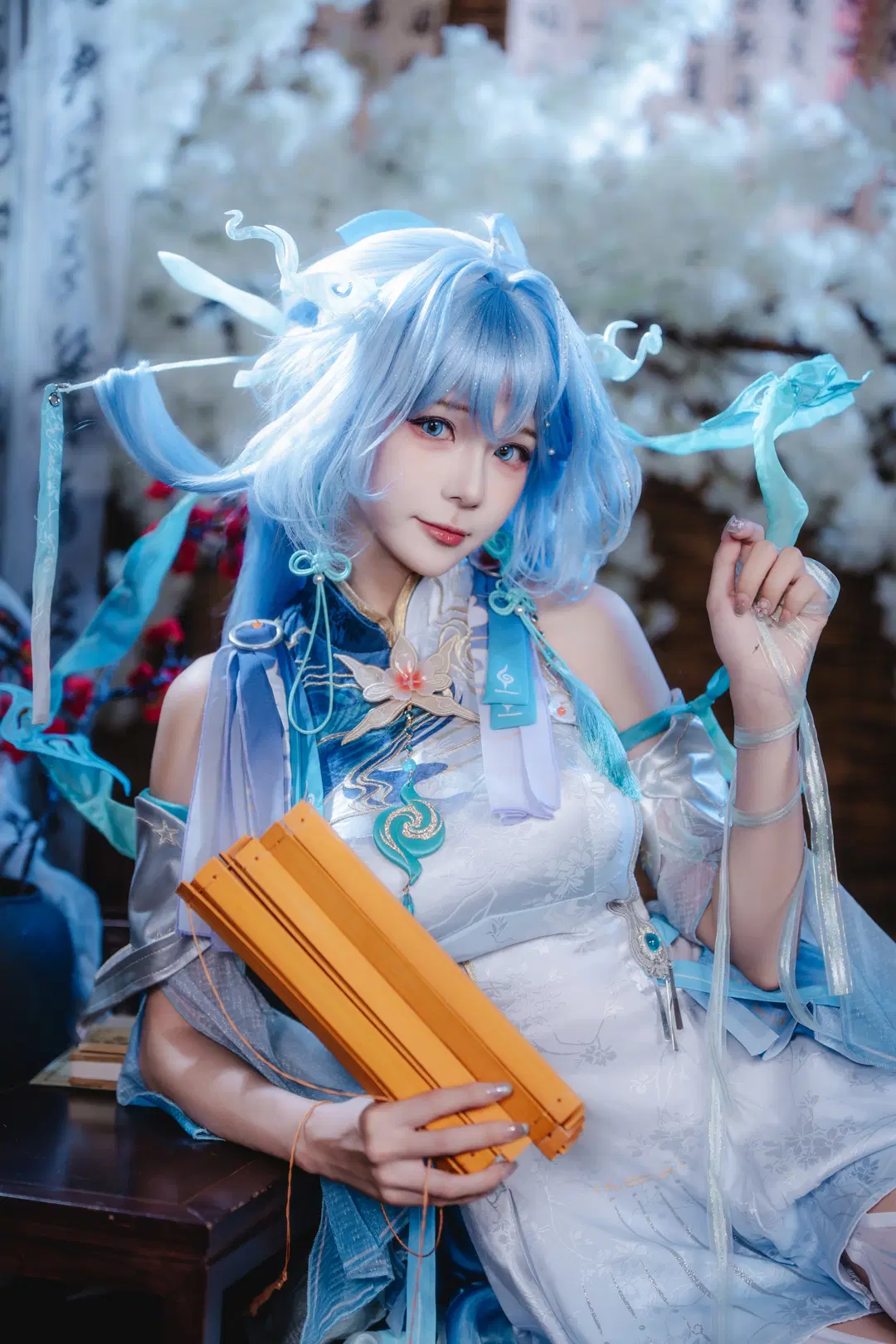 [Qingxiao cosplay] Wuthering Waves Qingxiao Wields Blade with Blue Hair: Sweeping Streamer Blends Cool Serenity and Fluid Vitality by 青阳 - Image 4