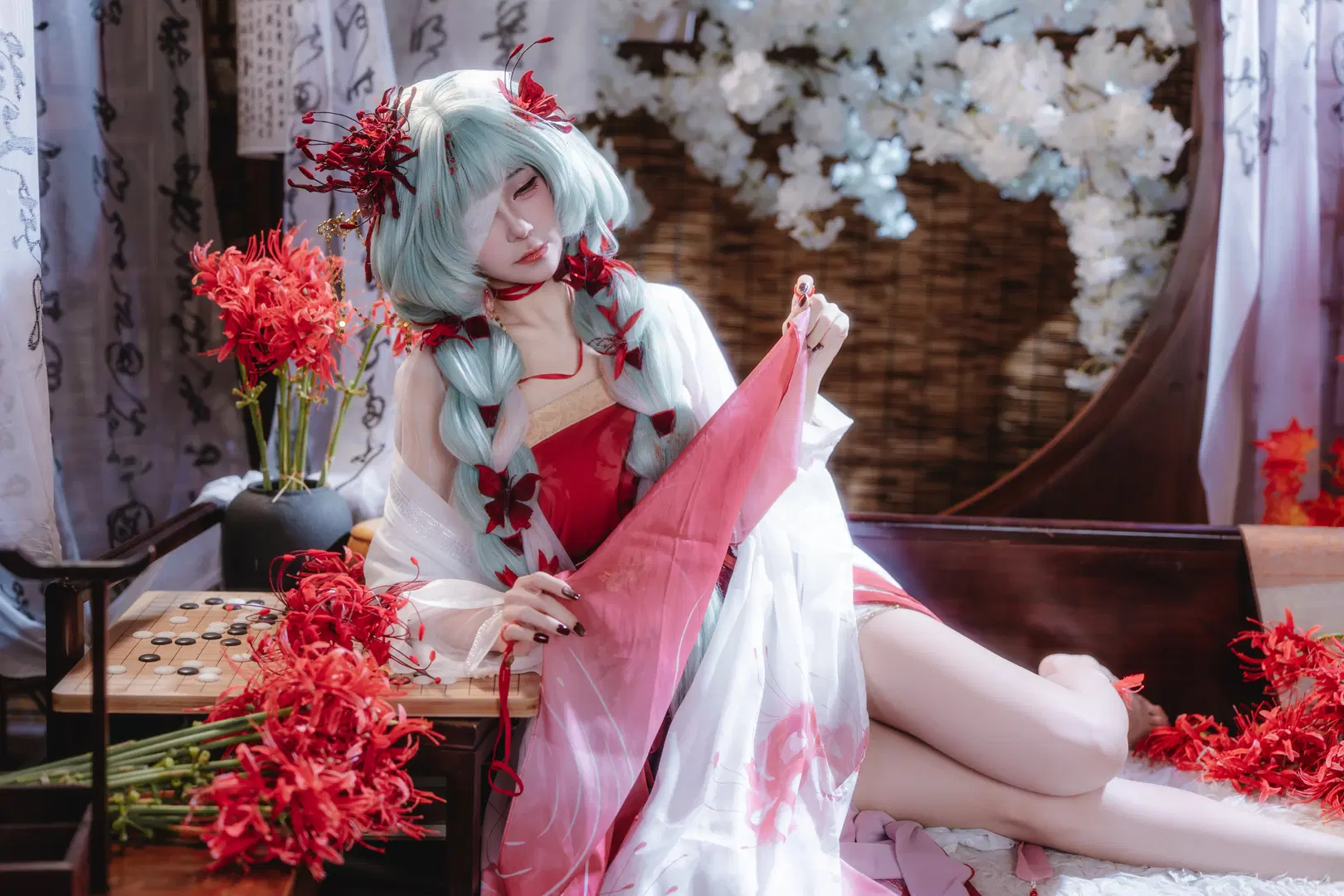 【鳴潮同人コスプレ】彼岸の夢に別れを告げて、紅白の古風とミントグリーンの邂逅 - 青阳 - 4枚目