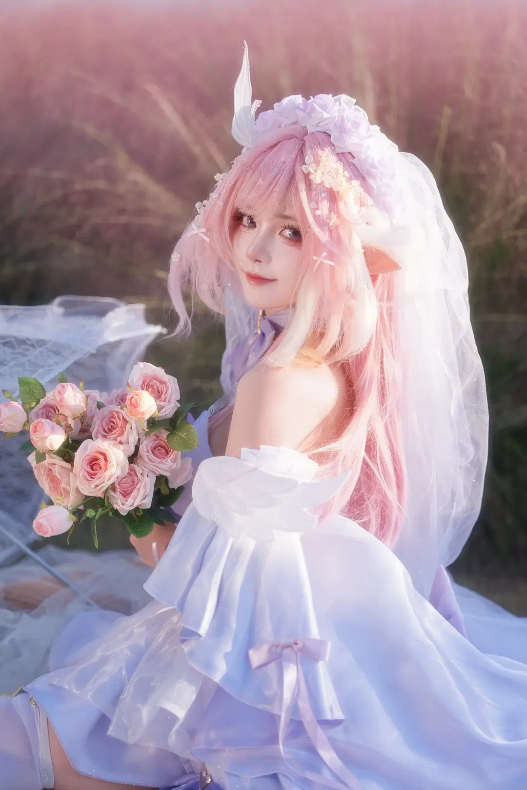 [Elysia Cosplay] Bridal Fairy Miss in a Sea of Pink Muhly Grass by 青阳 - Image 3
