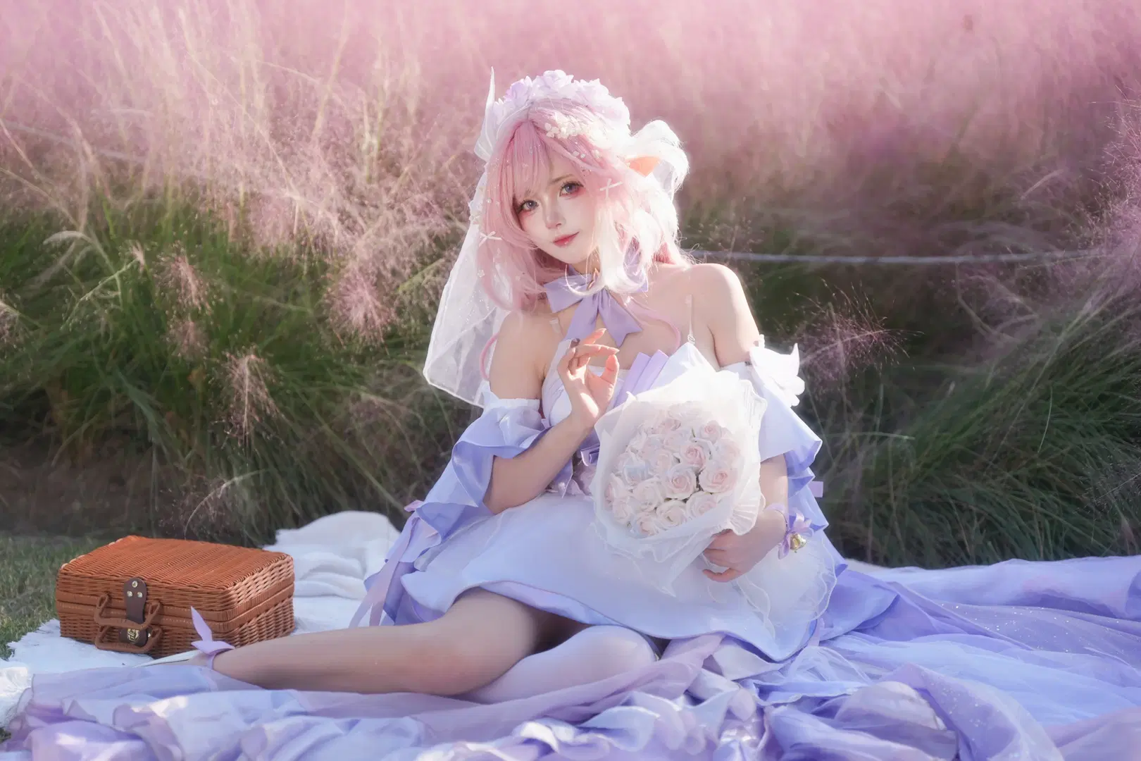 [Elysia Cosplay] Bridal Fairy Miss in a Sea of Pink Muhly Grass by 青阳 - Image 7