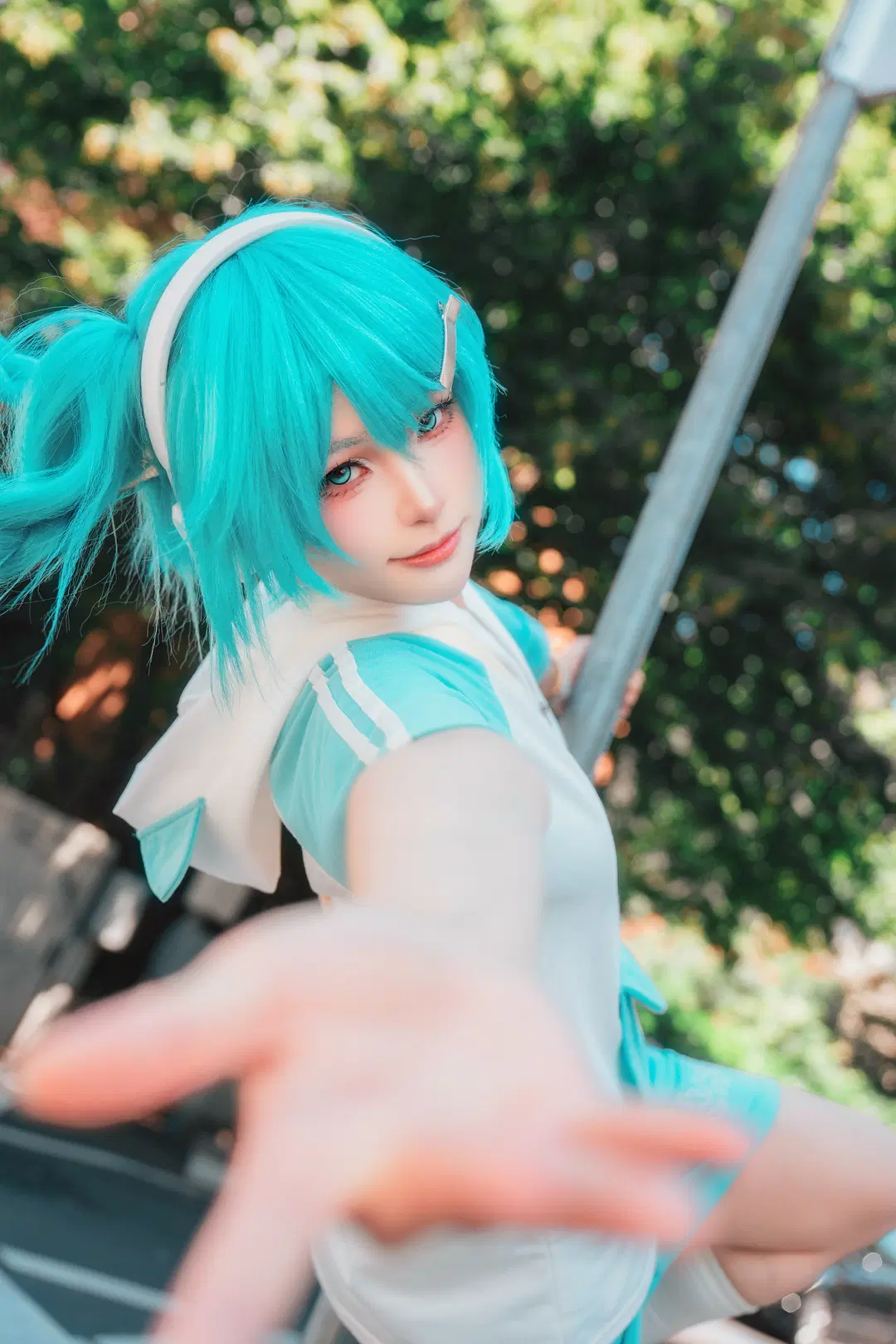 【初音ミク コスプレ】イタリアの街頭を彩る青緑のストーム - 醉梦化蝶📷 - 2枚目