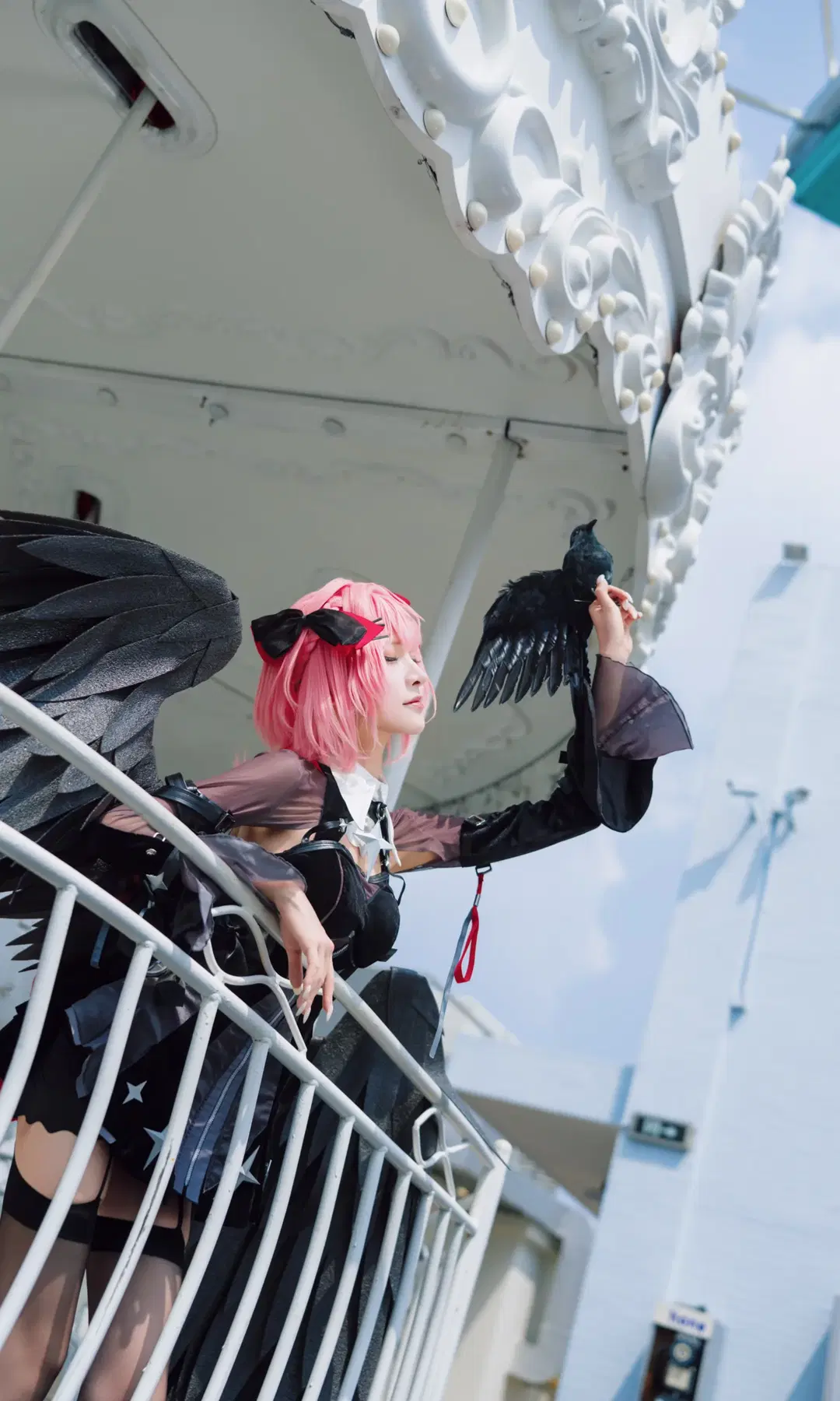 【レミエール コスプレ】『ゼンレスゾーンゼロ』の新たな嫁、黒き翼とピンク髪が織りなす視覚の衝突 - TimeAfterTime_ - 7枚目