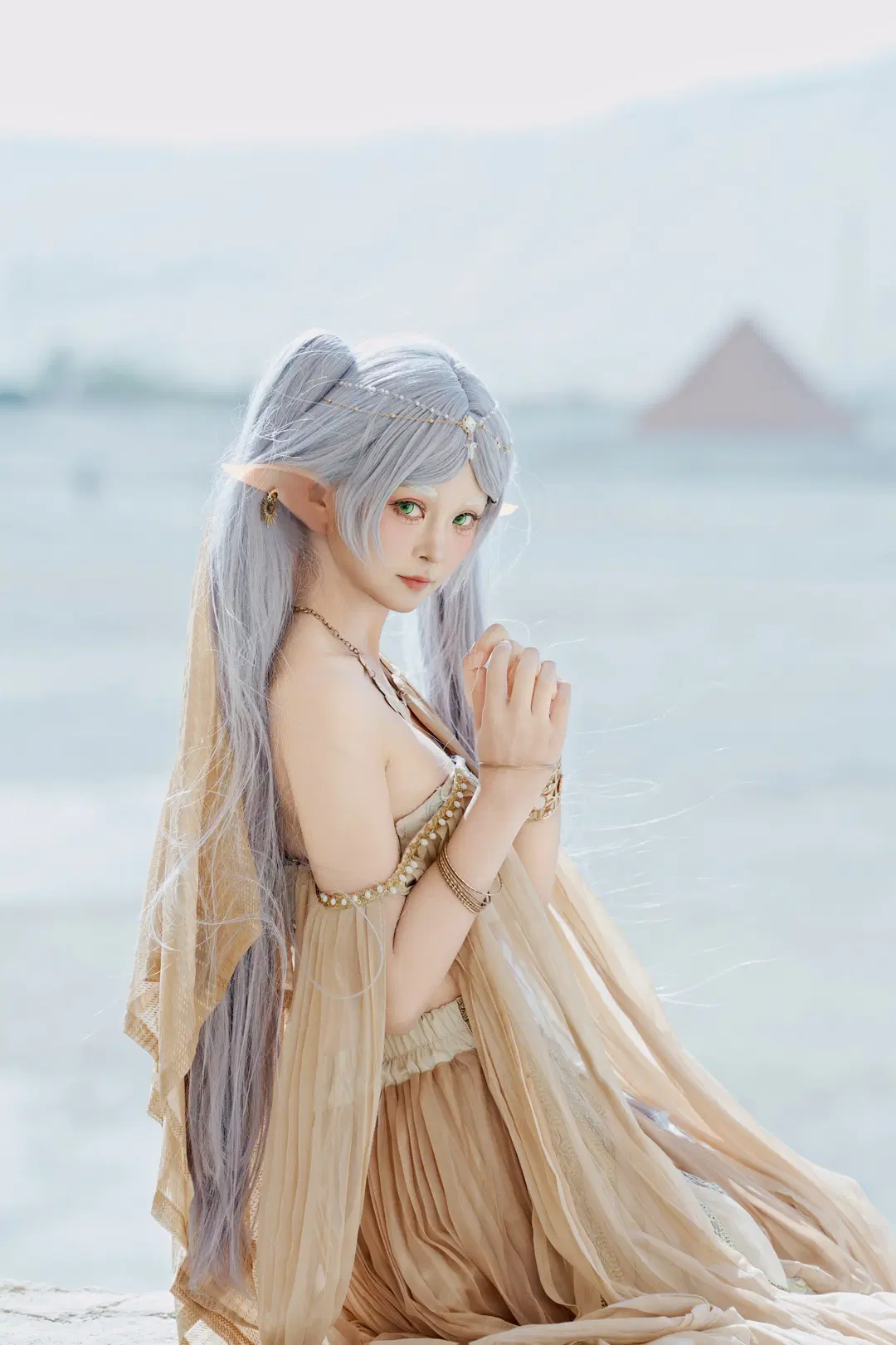 【フリーレン コスプレ】『葬送のフリーレン』独自設定、敦煌の砂漠に佇む魔法使い - 晨星📷 - 3枚目