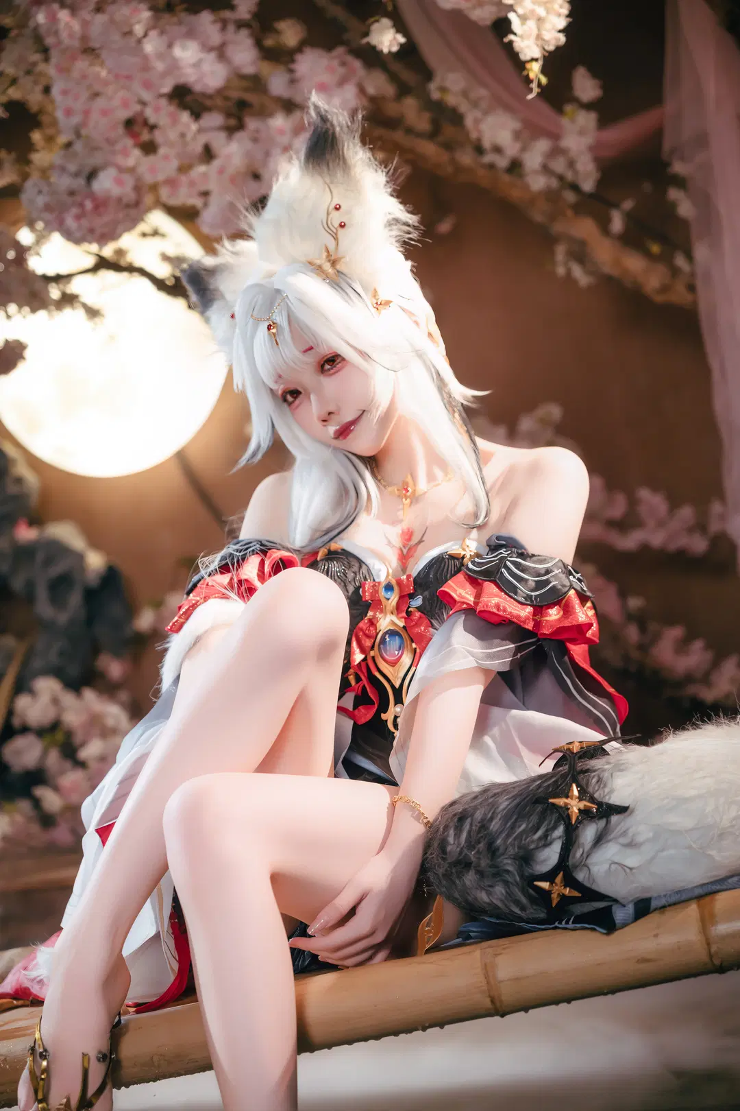 【心月狐cos】鸣潮月下幻境与狐妖之姿