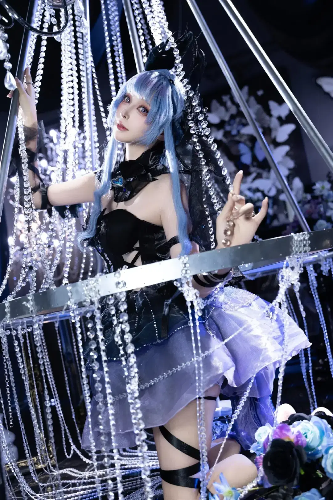 【ハメルコスプレ】『無期迷途』息をのむ黒青のバレエ、極限の儚さと美しさ - 青空（棚拍版） - 3枚目