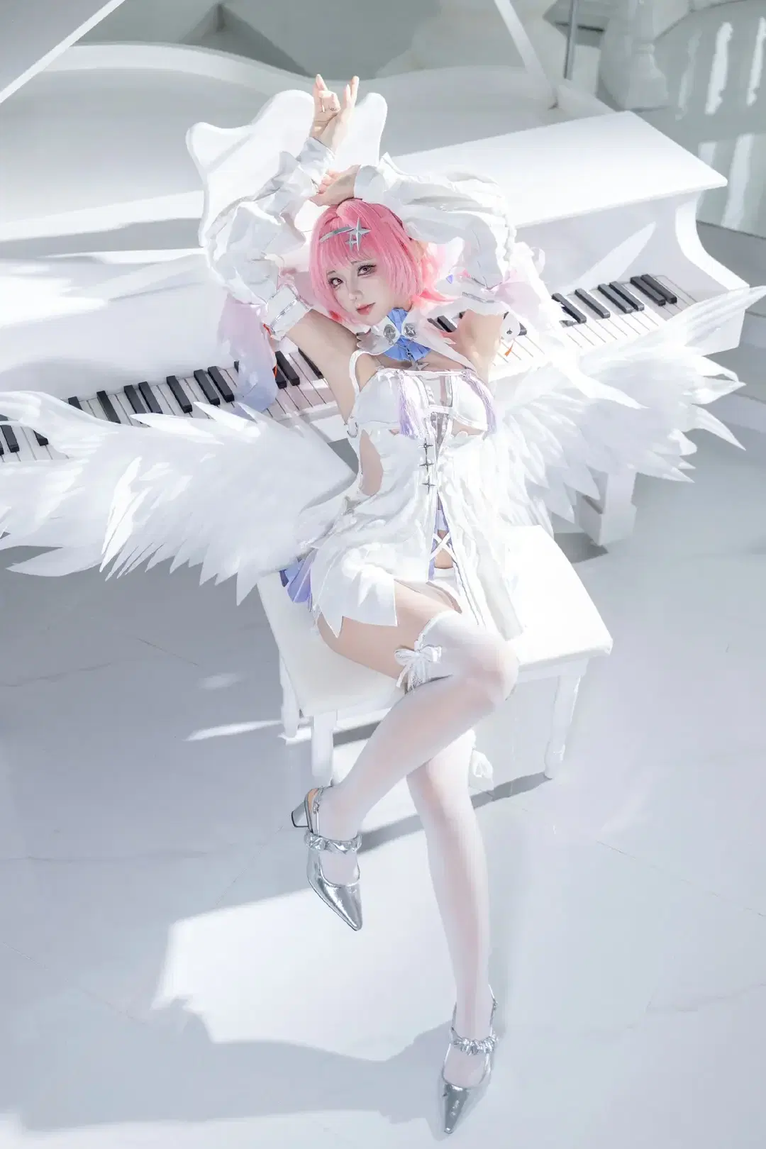 Zenless Zone Zero, White stockings, Remielle cosplay