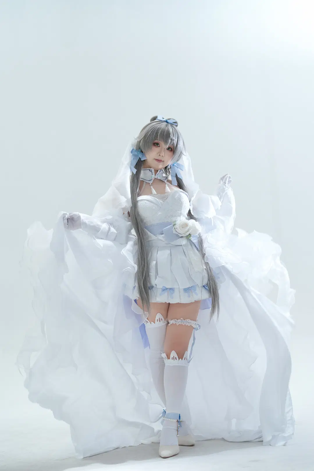 Luo Tianyi Bridal Dress Cosplay: Dynamic Posing Techniques Breakdown by 狸花 - Image 2
