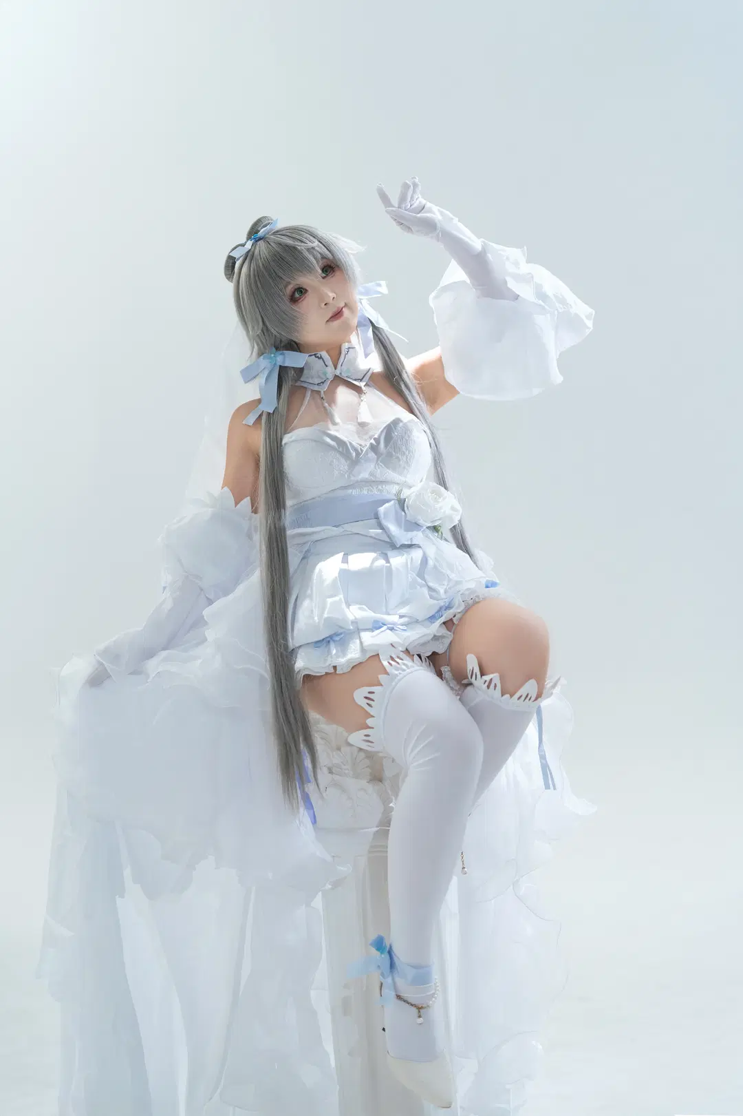 洛天依花嫁cos 动态感拍照姿势分享