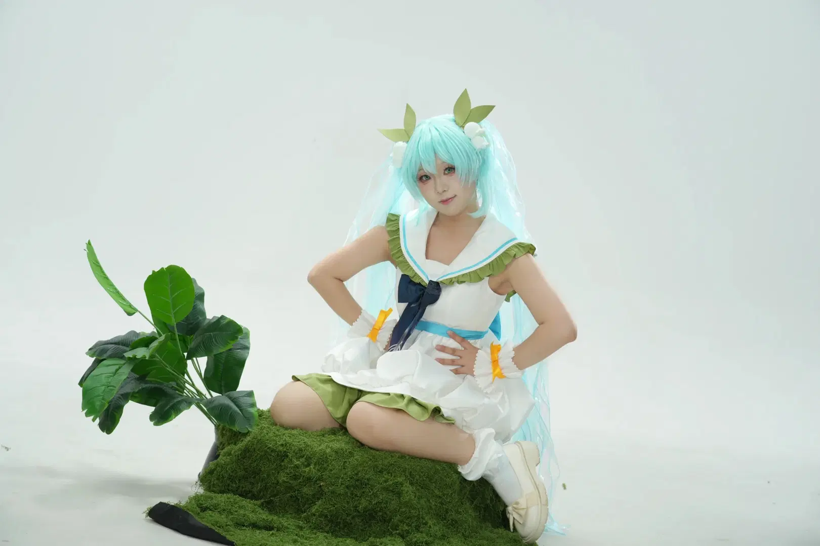 【初音ミクコスプレ】シンプルな座りポーズの参考、初心者でも自然で雰囲気のある写真に - 狸花 - 5枚目