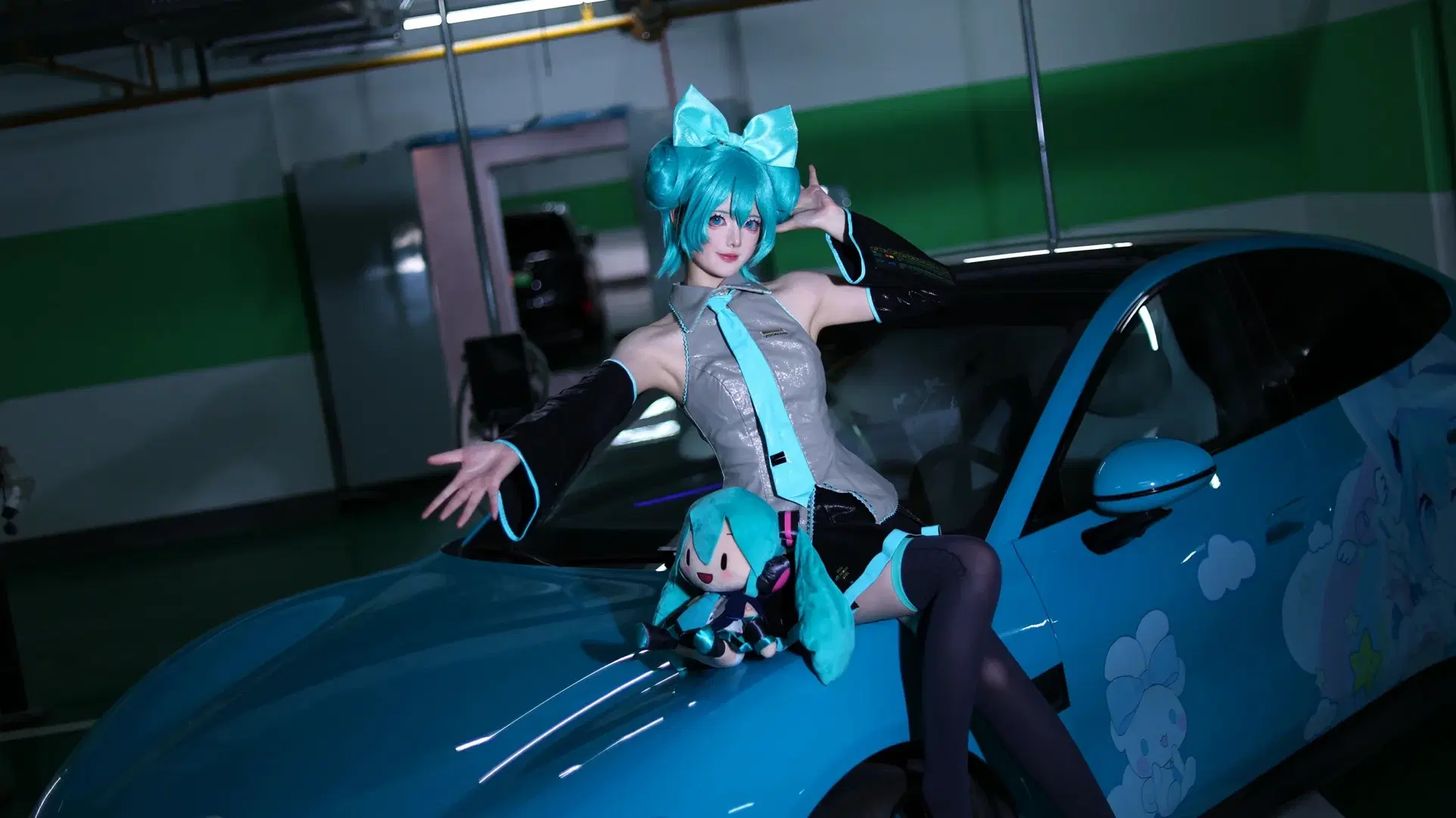 初音未来, 初音未来cos, 车模, 丝袜, 小米su7