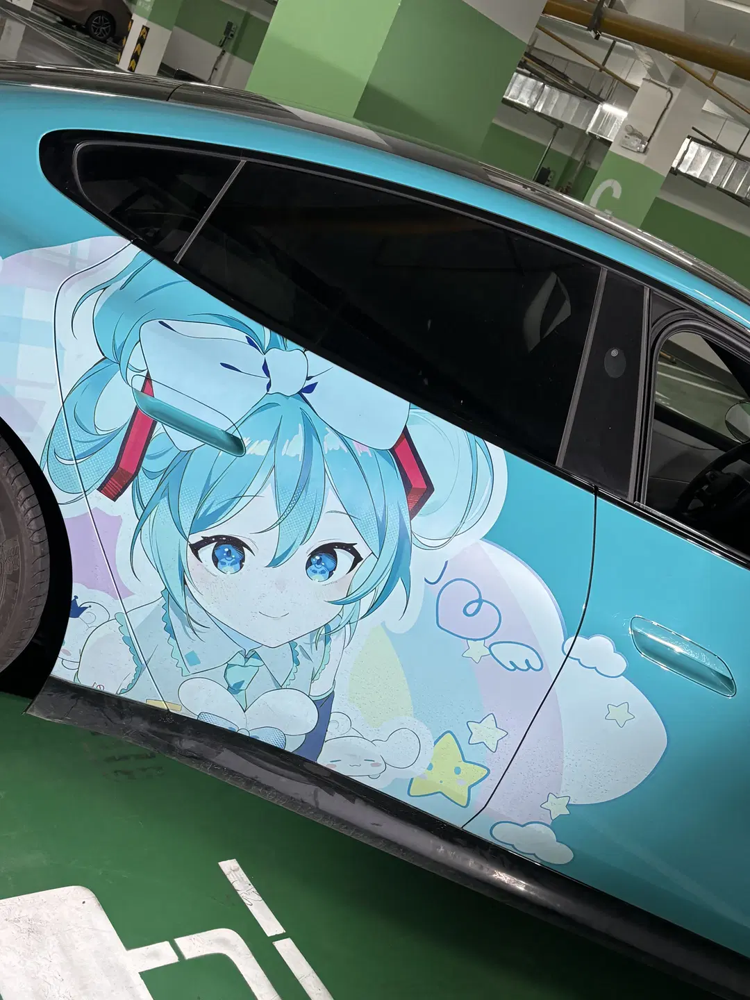 [Hatsune Miku cosplay] Gulf Blue Wrap: Capturing Exquisite Texture in an Underground Garage by 沫沫子_ - Image 7