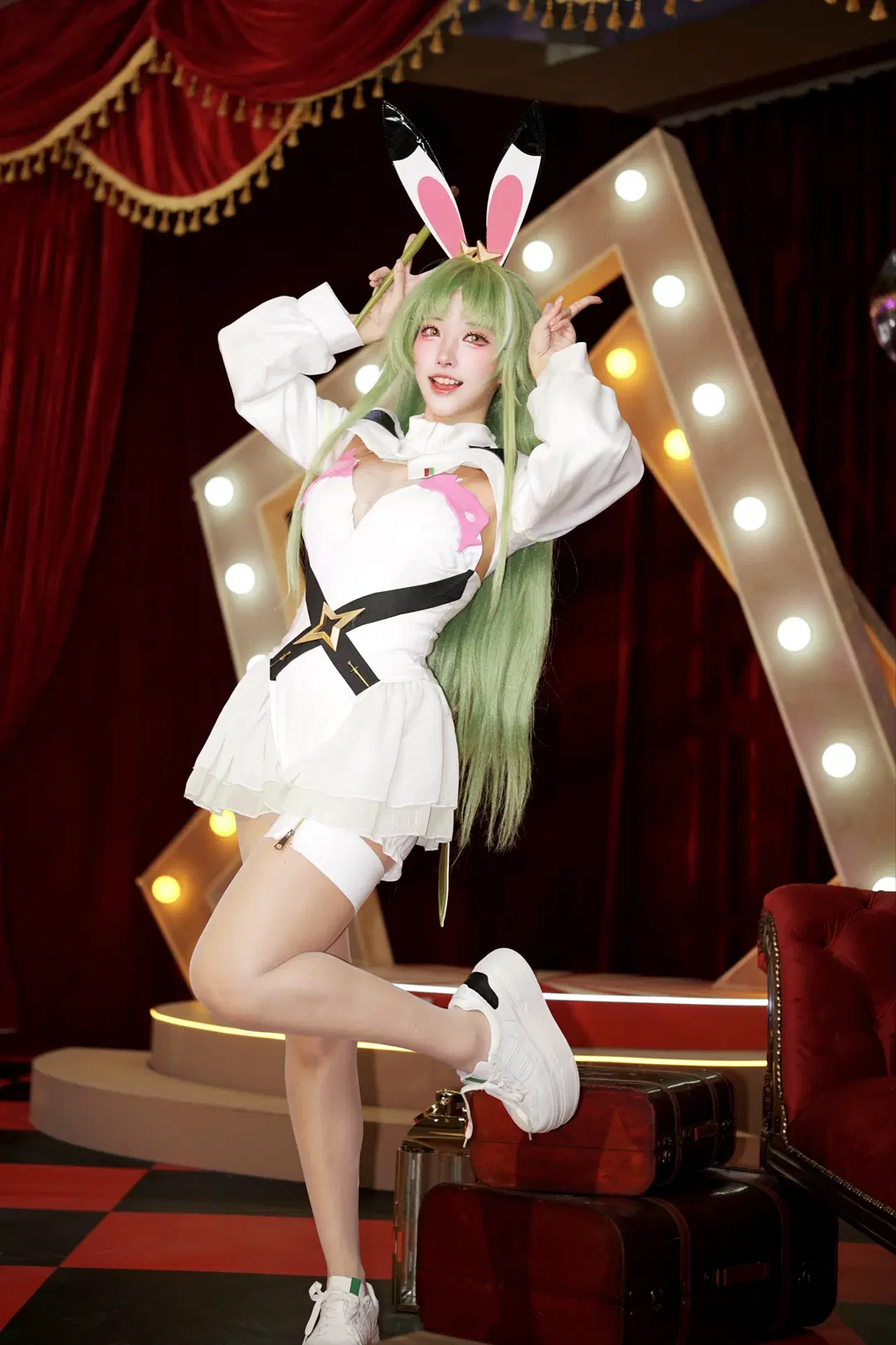 アズールレーン, イベント写真, 白ストッキング, うさ耳娘, ラファエロコスプレ