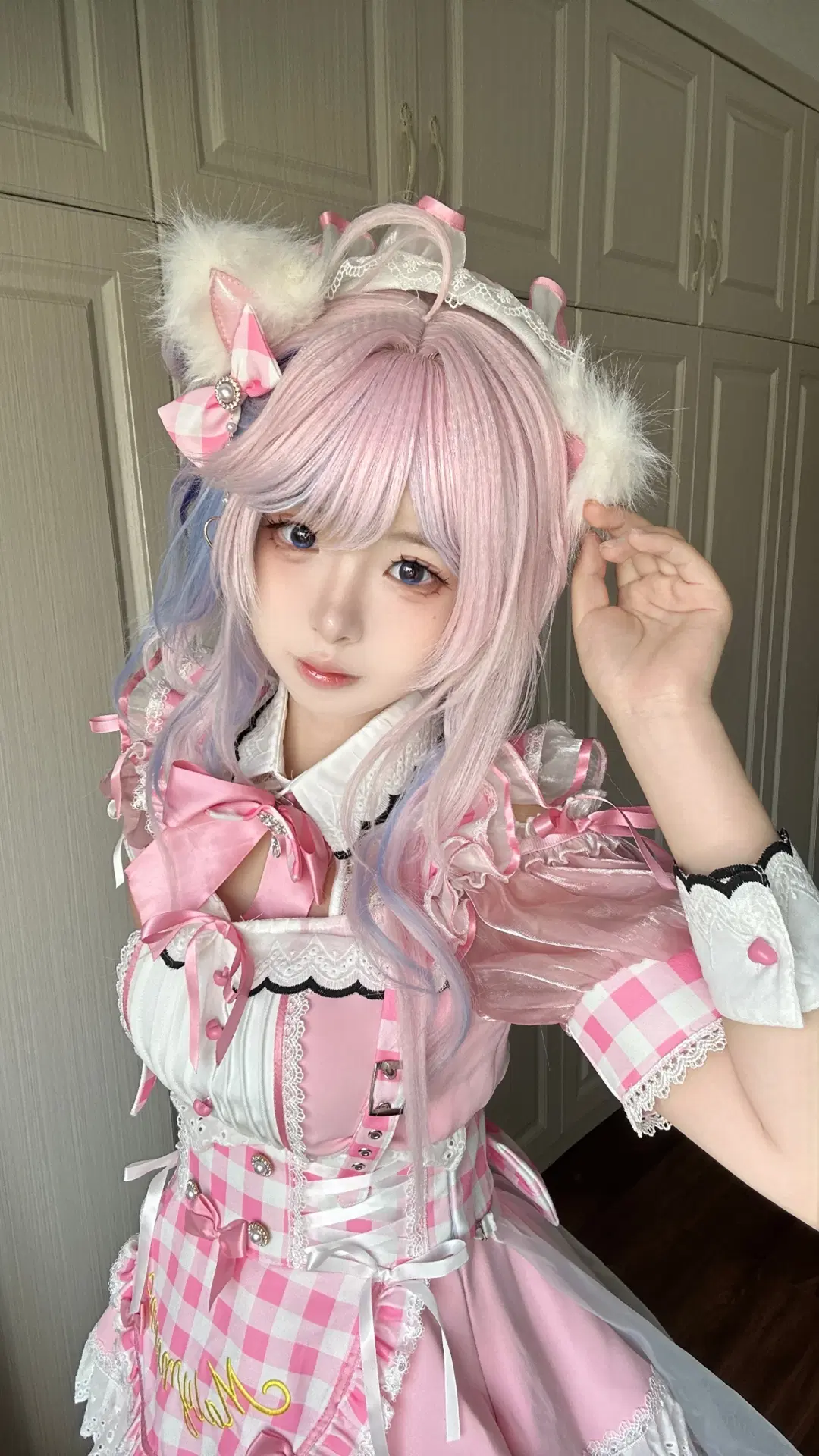 【ダーニャ コスプレ】鳴潮 ピンクのメイド服の室内撮影の記録 - 月落不成眠 - 3枚目