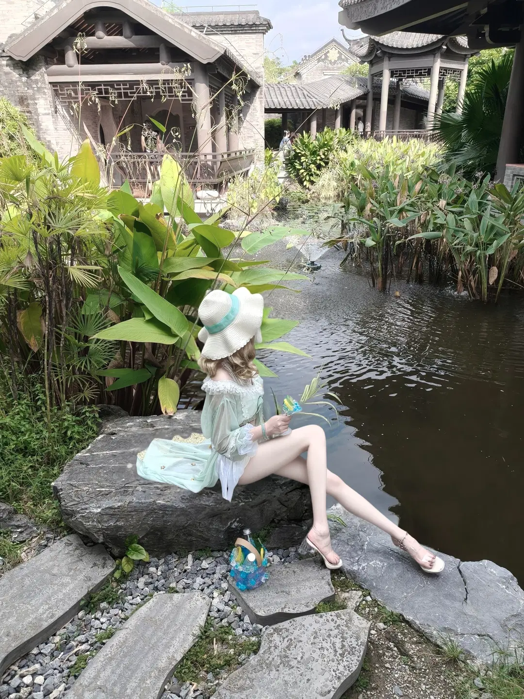 【调酒师cos】第五人格夏日水景园林里的微醺感 - 夏兔 - 第2张