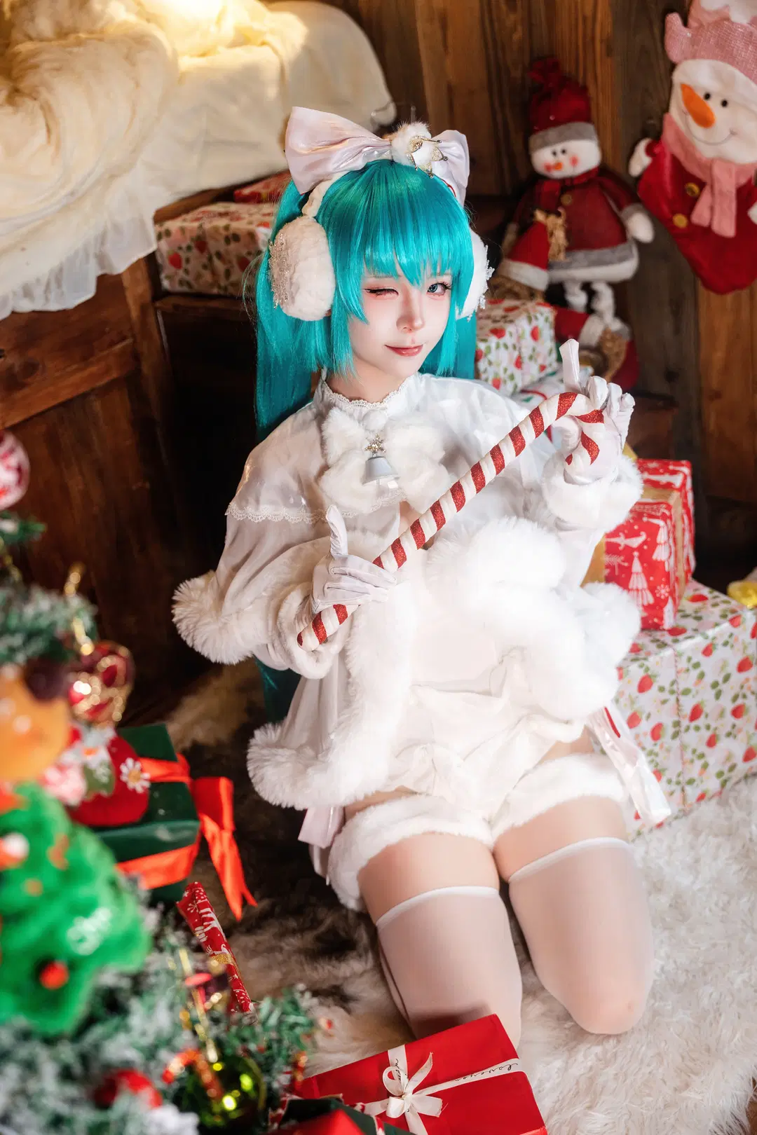 【初音未来cos】圣诞白毛绒穿搭与木屋氛围 - 猫鸽咕咕咕 - 第3张