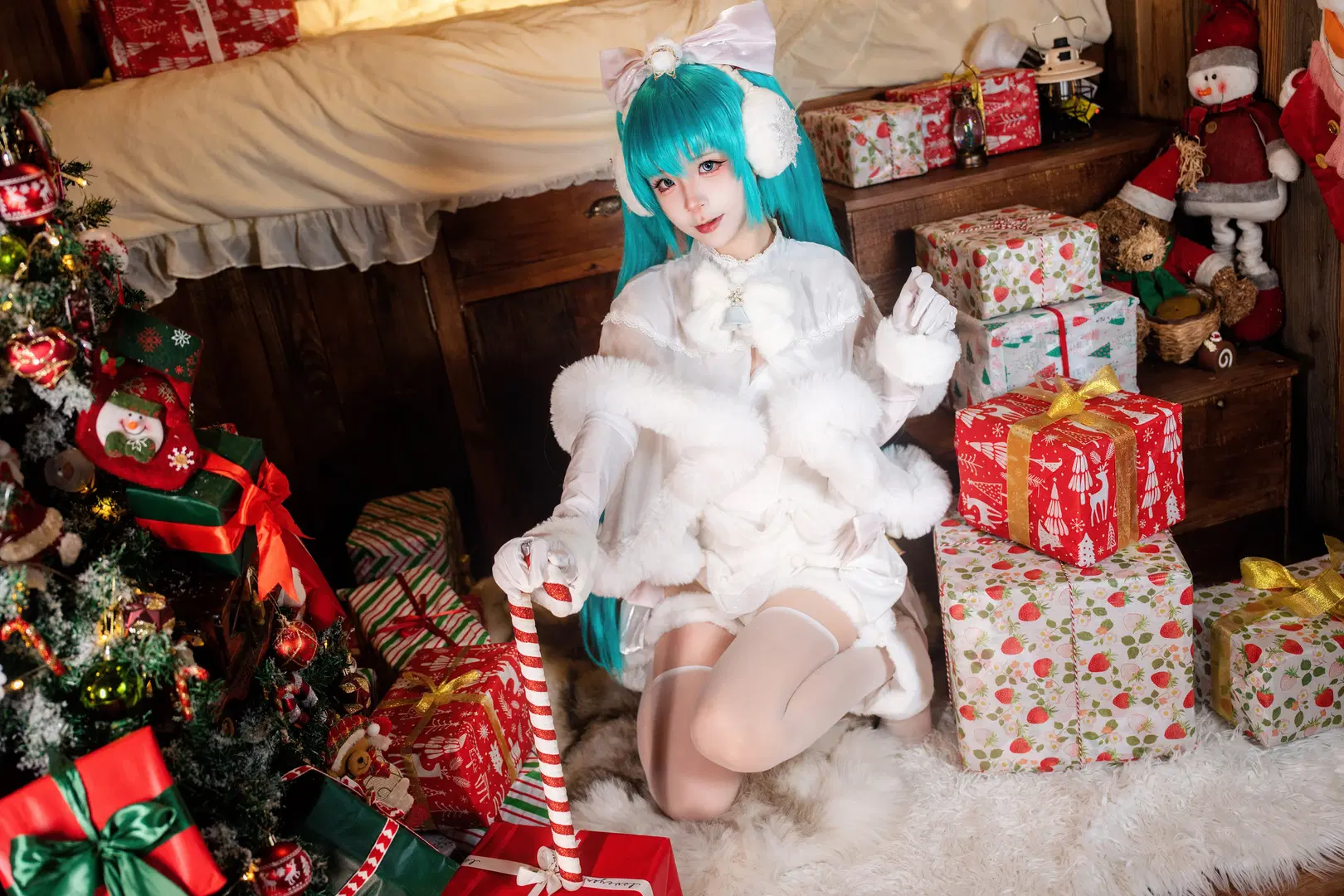 【初音未来cos】圣诞白毛绒穿搭与木屋氛围 - 猫鸽咕咕咕 - 第4张