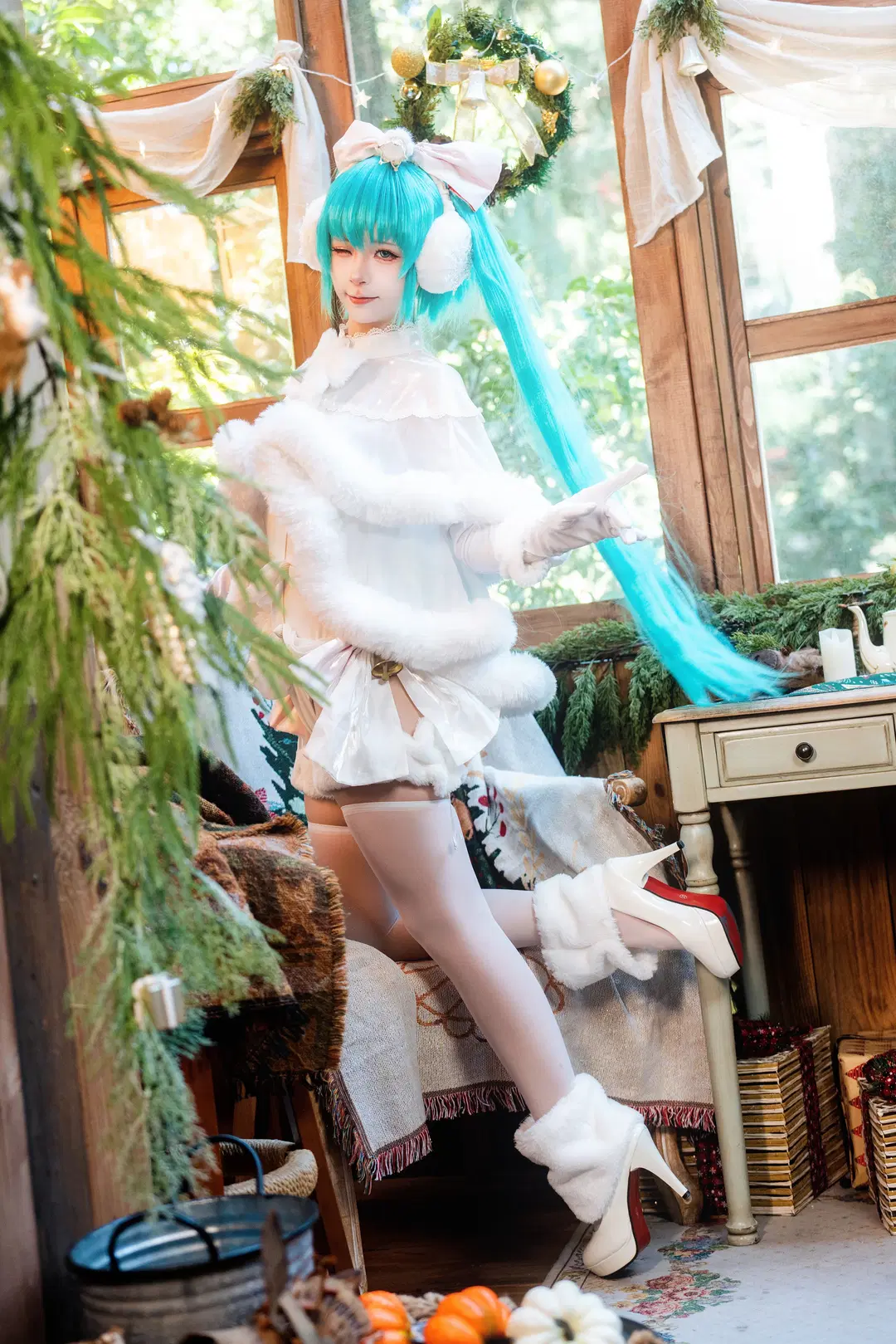【初音未来cos】圣诞白毛绒穿搭与木屋氛围 - 猫鸽咕咕咕 - 第7张
