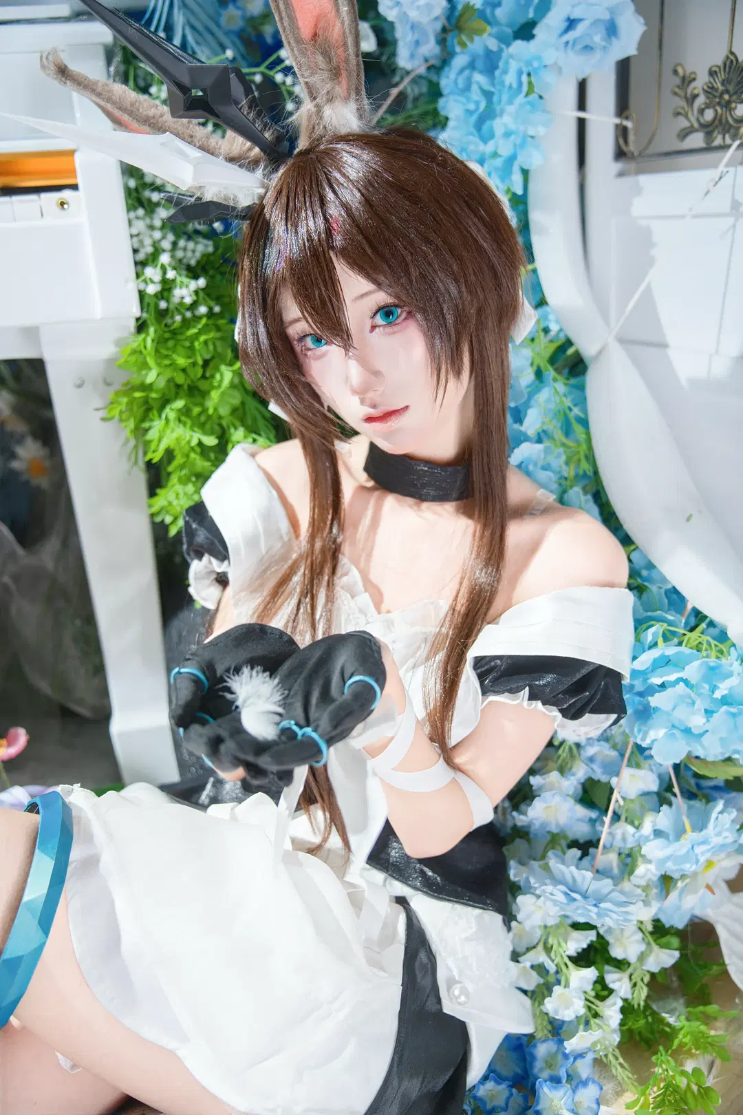 【アーミヤ コスプレ】白のピアノと青い花々が織りなす、アークナイツ 日本版6周年の花束の約束 - 楷逸 - 3枚目