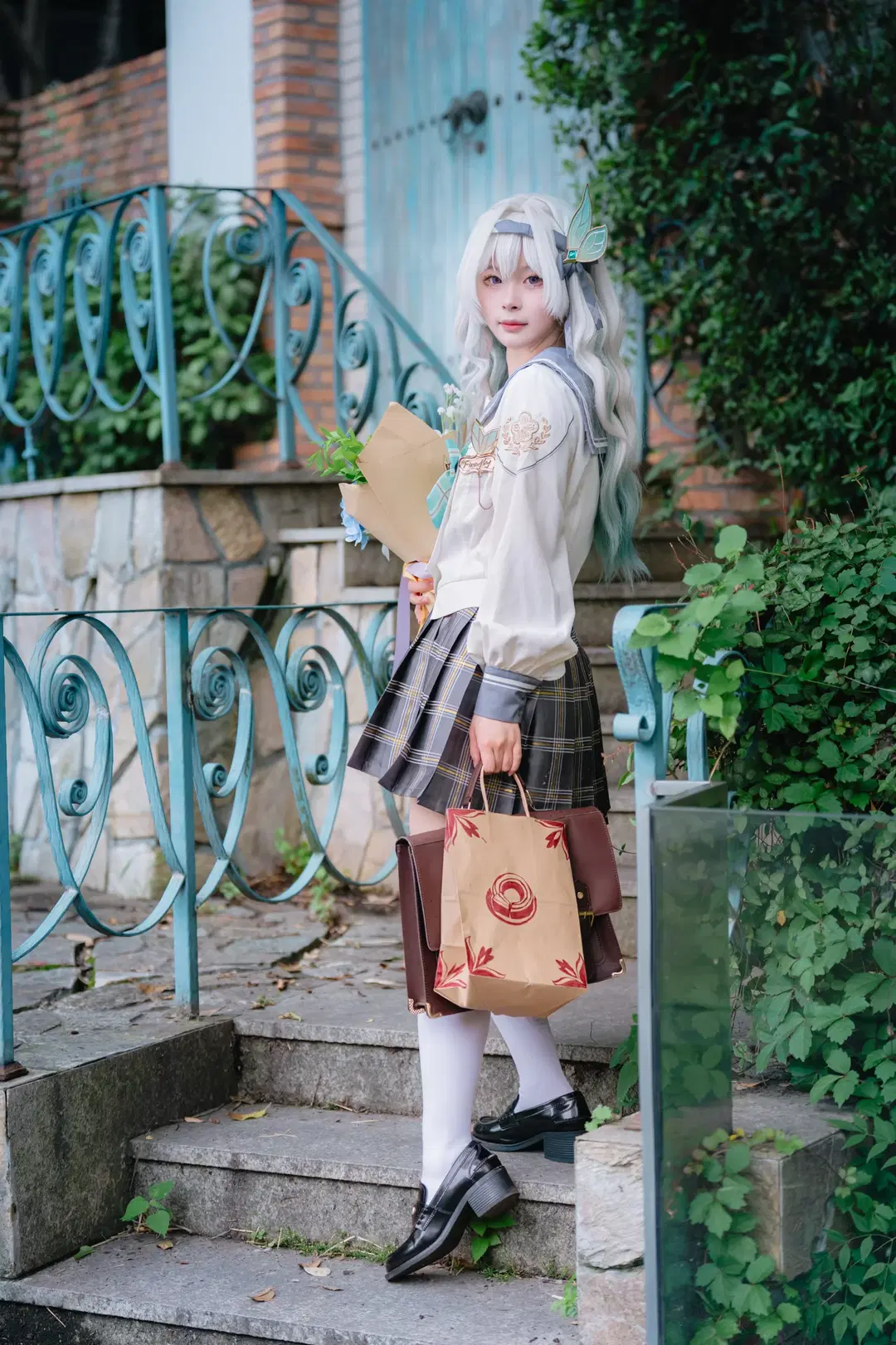 【ホタル コスプレ】『崩壊：スターレイル』ホタルの春の贈り物、JK制服と白ストッキングの至高の調和 - 淡墨（摄影版） - 2枚目