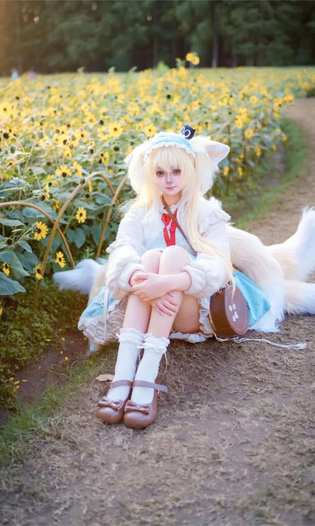 [Suzuran Cosplay] Arknights Suzuran Ode to Spring: Celebrating Birthday Amidst Sunshine and Blooms by 淡墨（摄影版） - Image 2