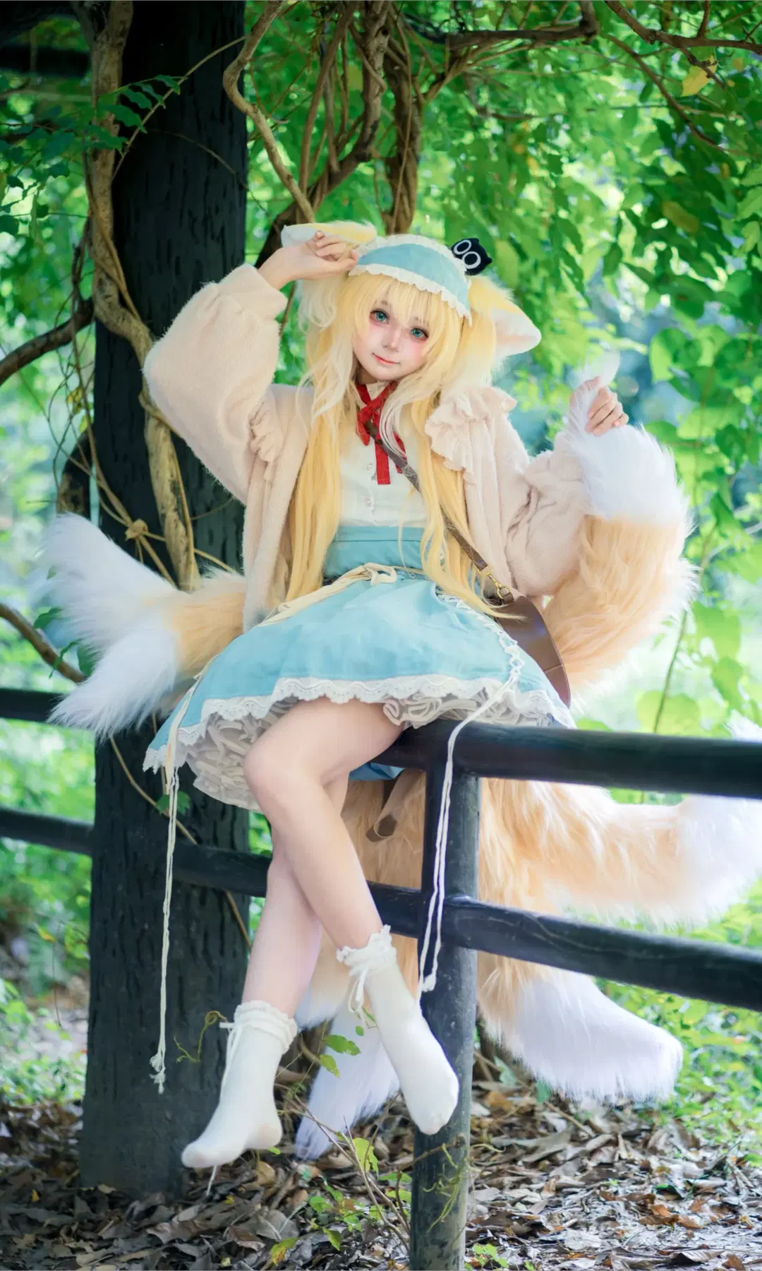 [Suzuran Cosplay] Arknights Suzuran Ode to Spring: Celebrating Birthday Amidst Sunshine and Blooms by 淡墨（摄影版） - Image 3