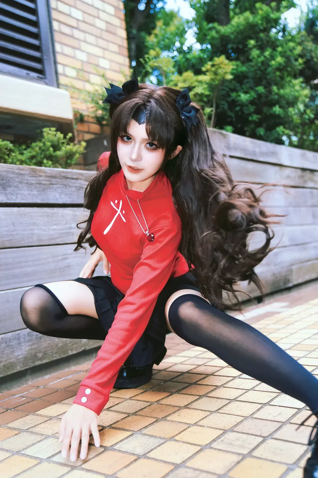 【远坂凛cos】Fate/stay night 红黑制服与黑丝的动态美感 - Hoe三一 - 第2张
