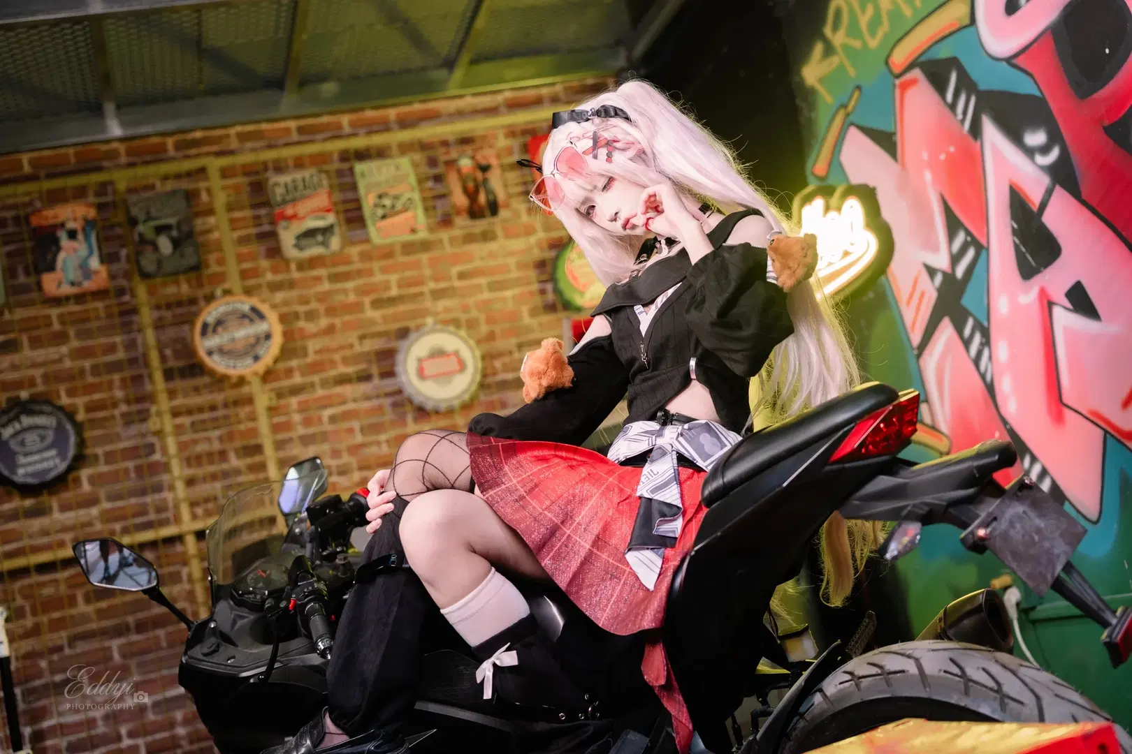 【花火cos】崩坏星穹铁道：在霓虹与机车中演绎二次元的现实魔法 - EddieZ - 第2张
