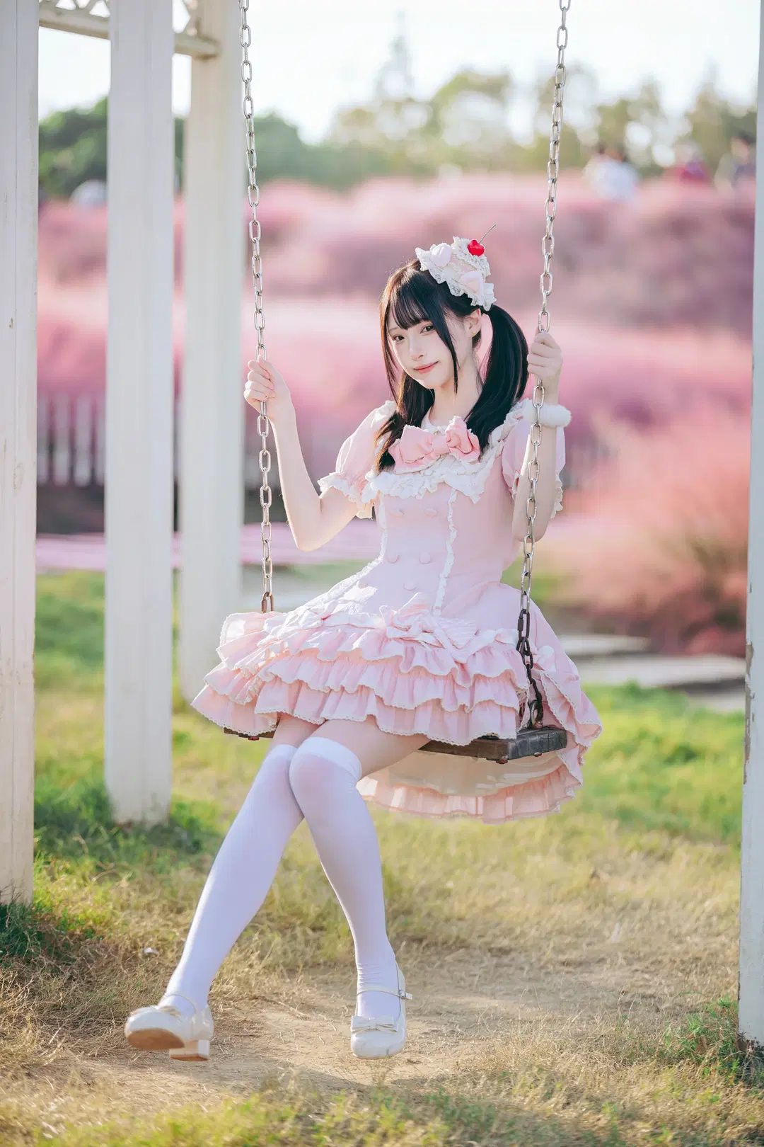 Lolita Portrait Photography, Pink Muhly field, White stockings, Sony portrait photography, Jiabei Country Park
