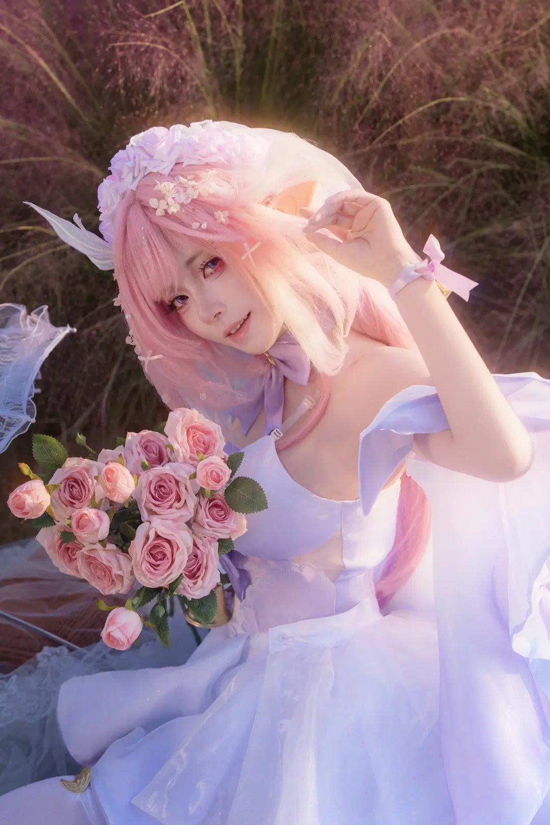 Honkai Impact 3rd Elysia Cosplay: The Pink Elf Miss in a Sea of Muhly Grass by 朝日六六花 - Image 3