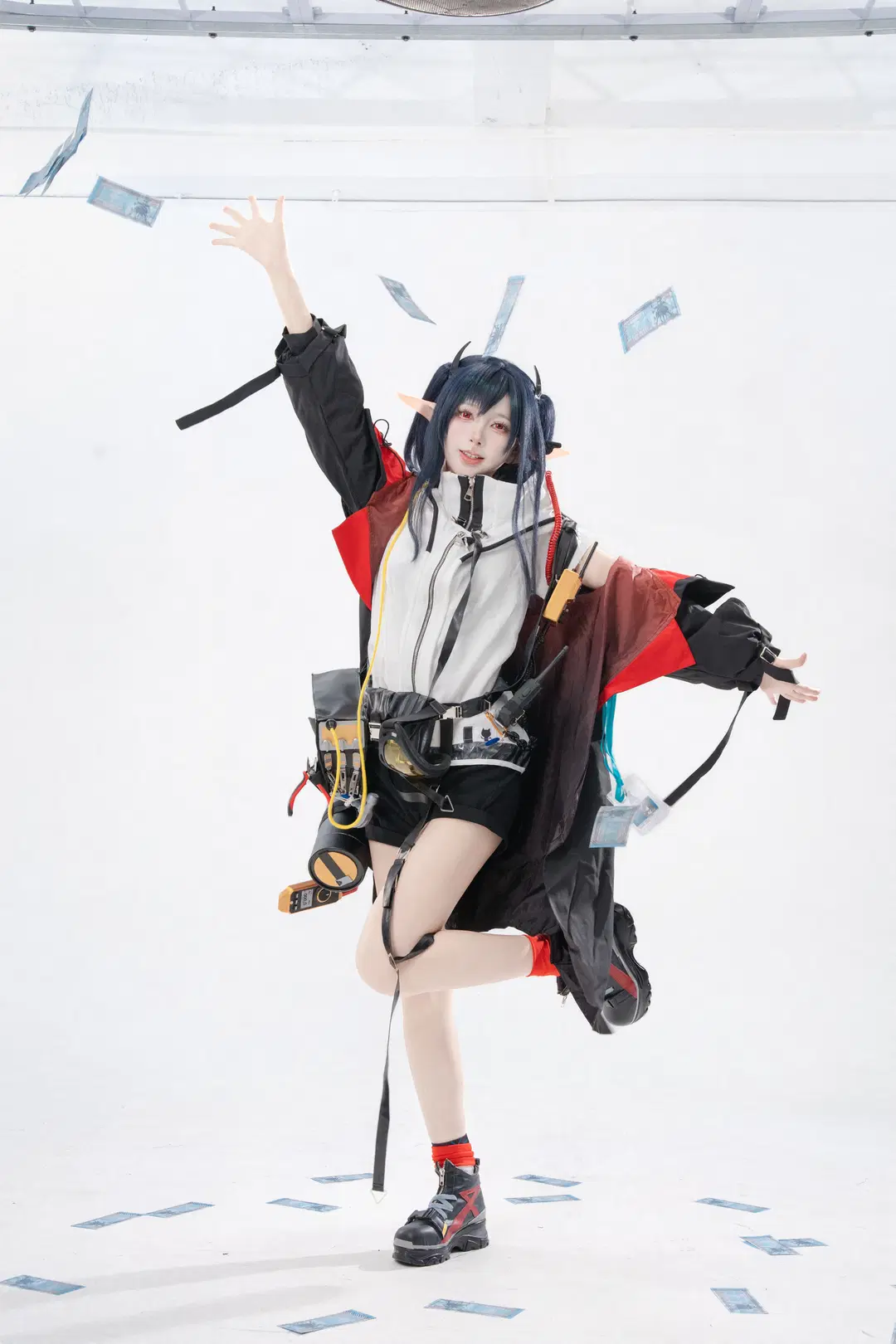 [Closure cosplay] Arknights White Studio Posing Reference Practice by 黑爱势力登场 - Image 4