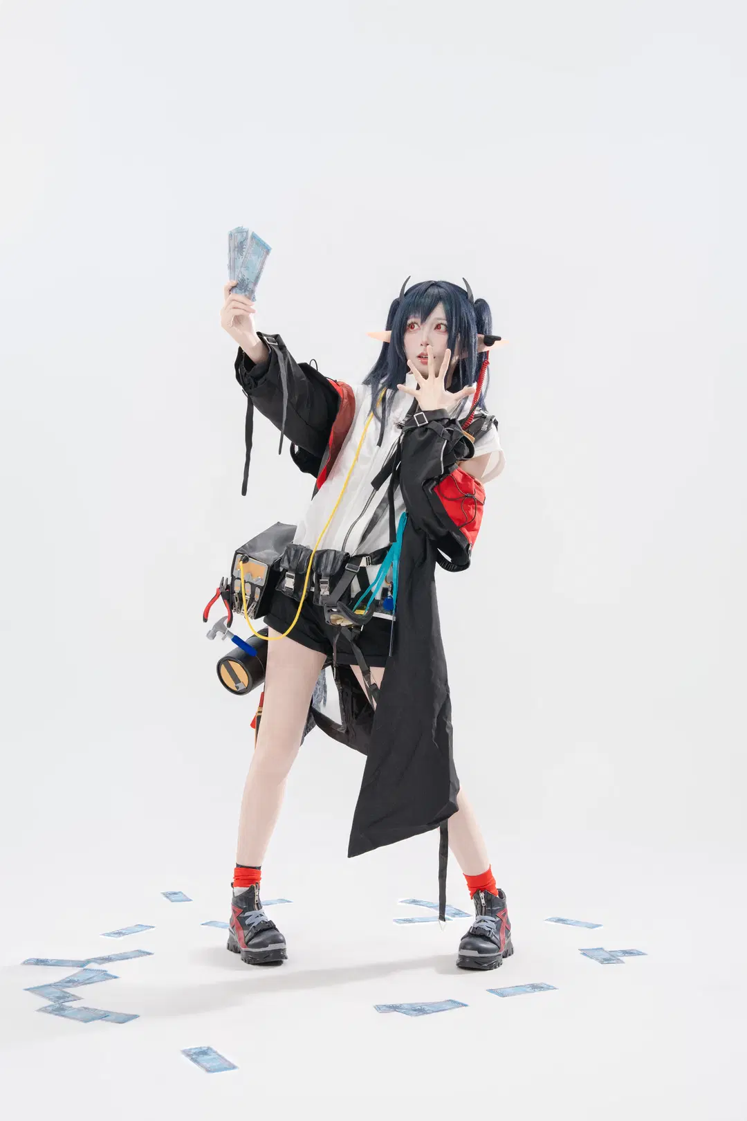 [Closure cosplay] Arknights White Studio Posing Reference Practice by 黑爱势力登场 - Image 5
