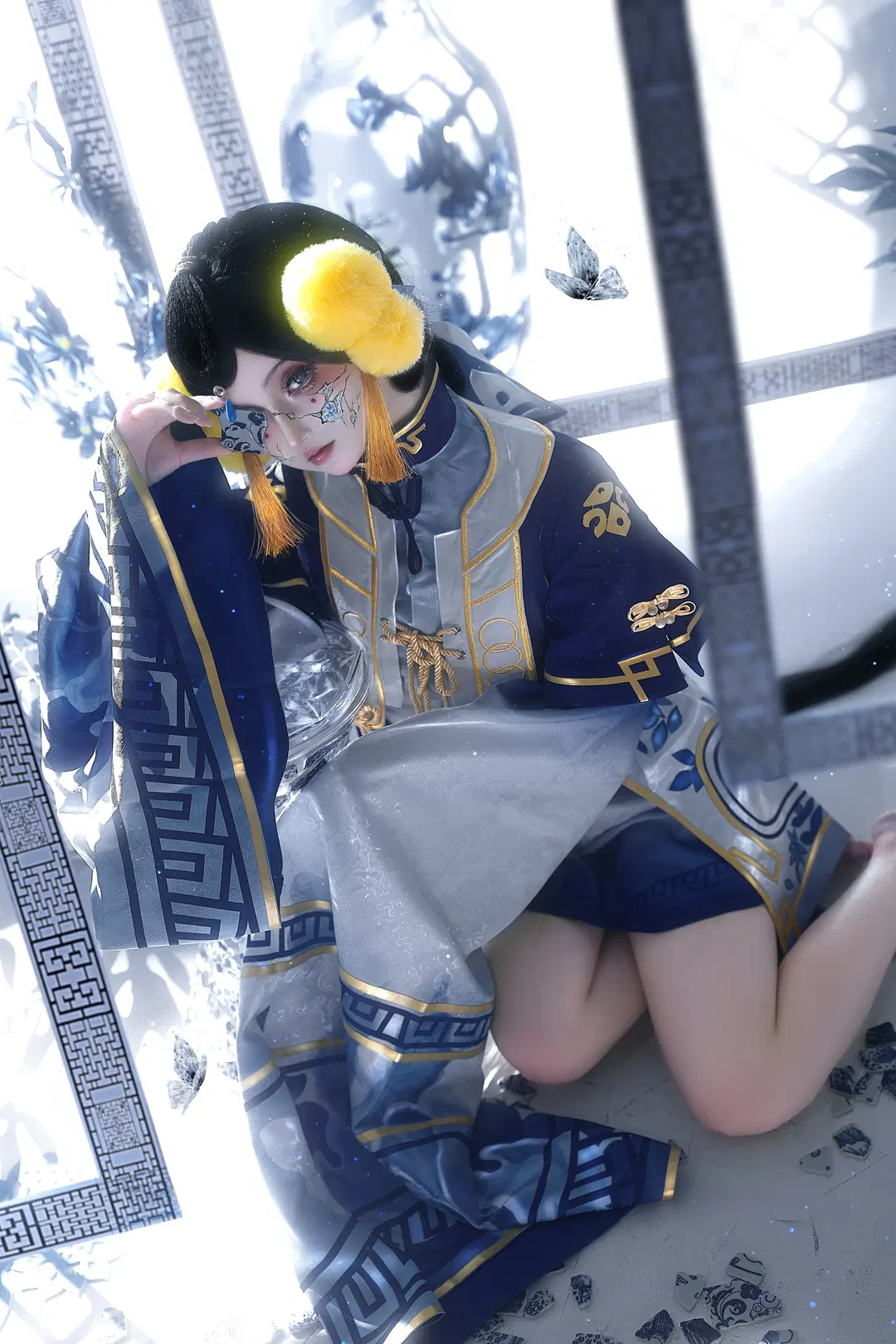 [Menreiki cosplay] Onmyoji Arena: When blue-and-white porcelain and masks merge into one by 夏沫沫肉沫沫 - Image 4
