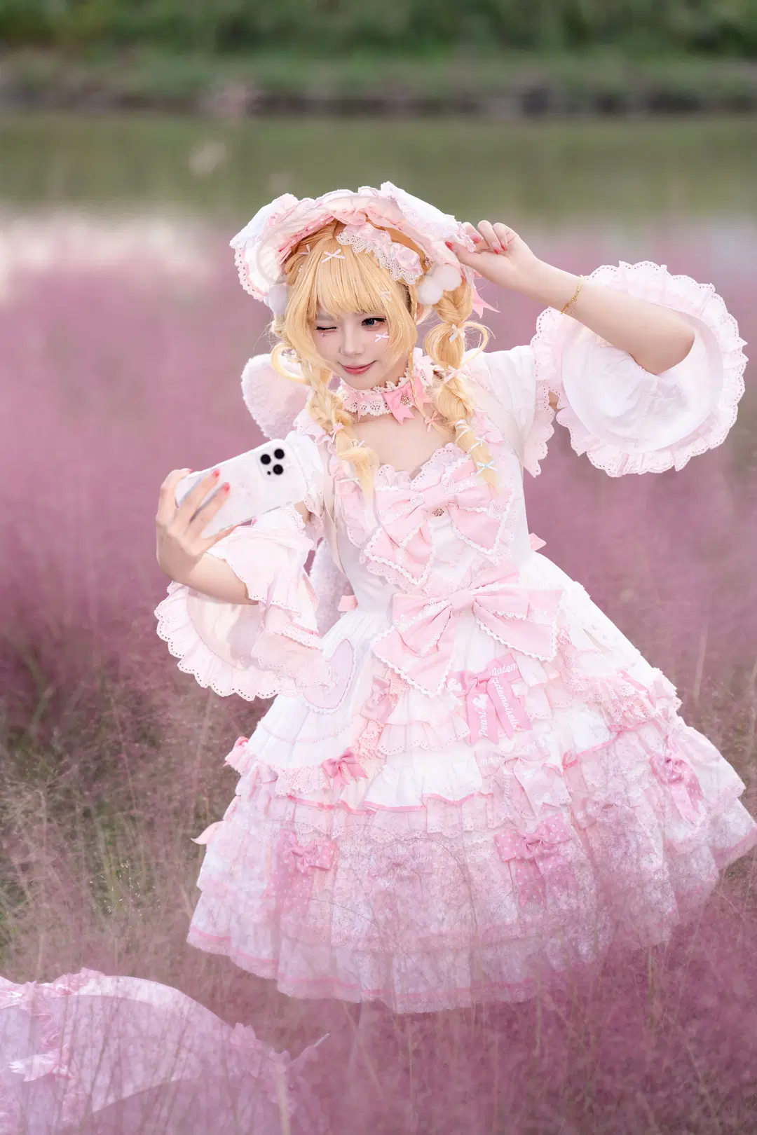 ピンクミューリーの花海に咲くロリィタ実写、ピンク×白の至高の組み合わせ - 衾曦 - 6枚目