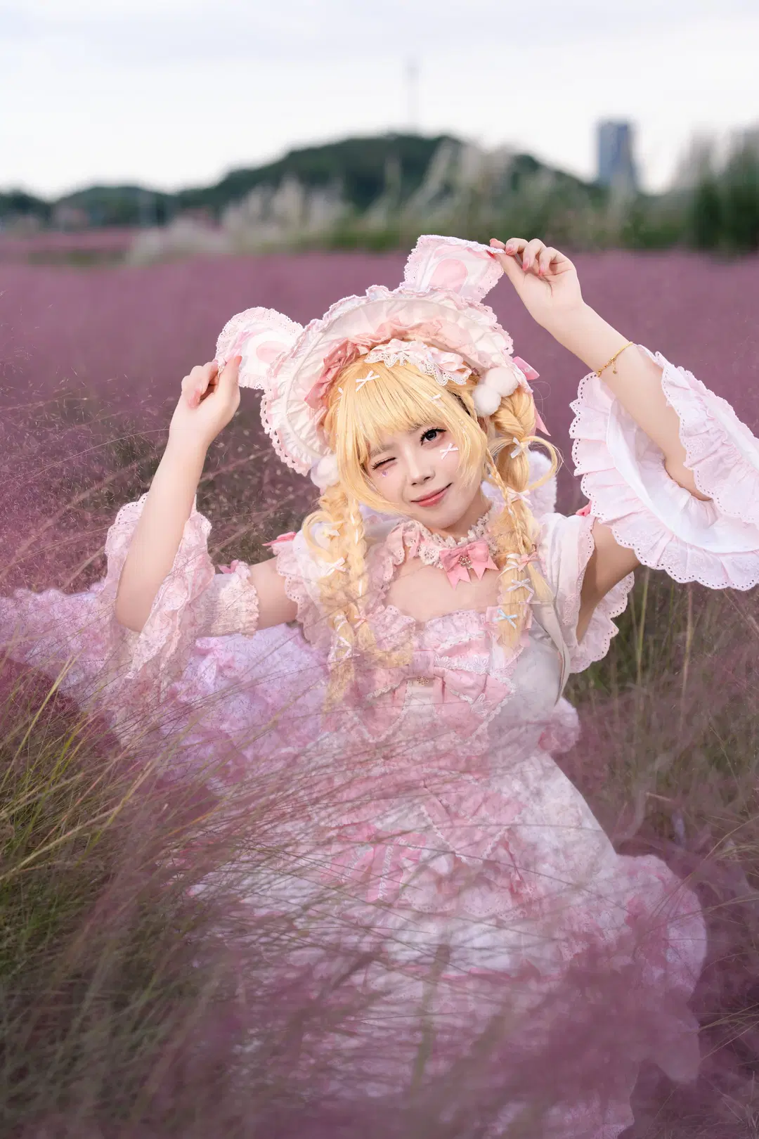 ピンクミューリーの花海に咲くロリィタ実写、ピンク×白の至高の組み合わせ - 衾曦 - 7枚目