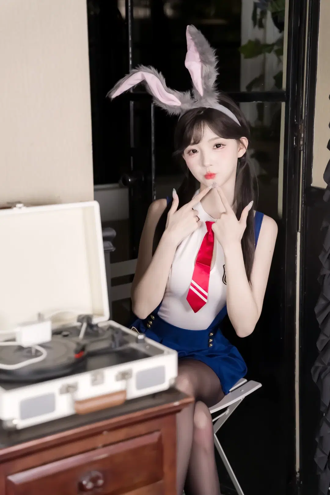 甜妹制服居家寫真 美式校園叛逆反差萌 - 📷我的视界 - 第13張