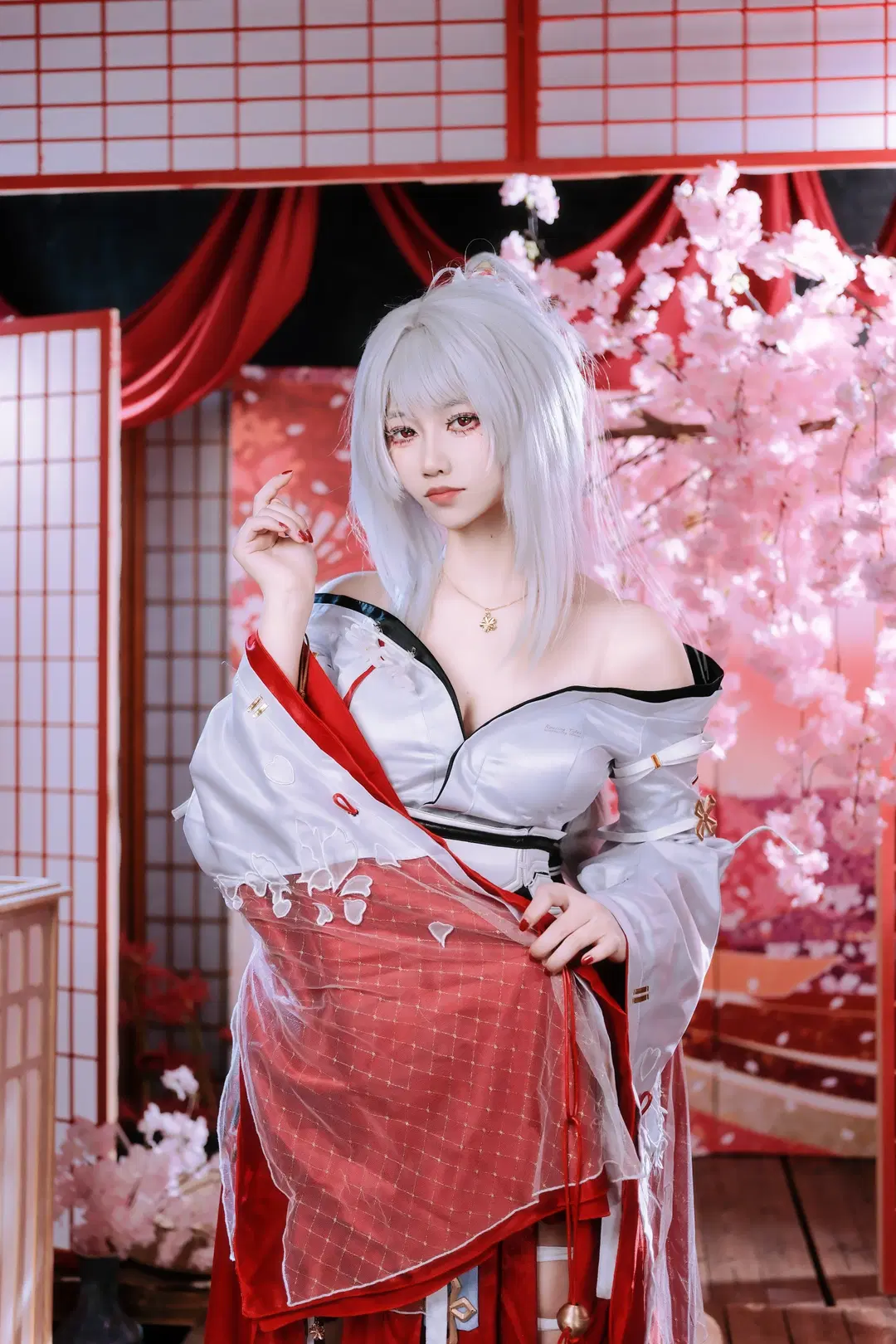 鸣潮, 绯雪cos, 和风写真, 银白发, 红瞳