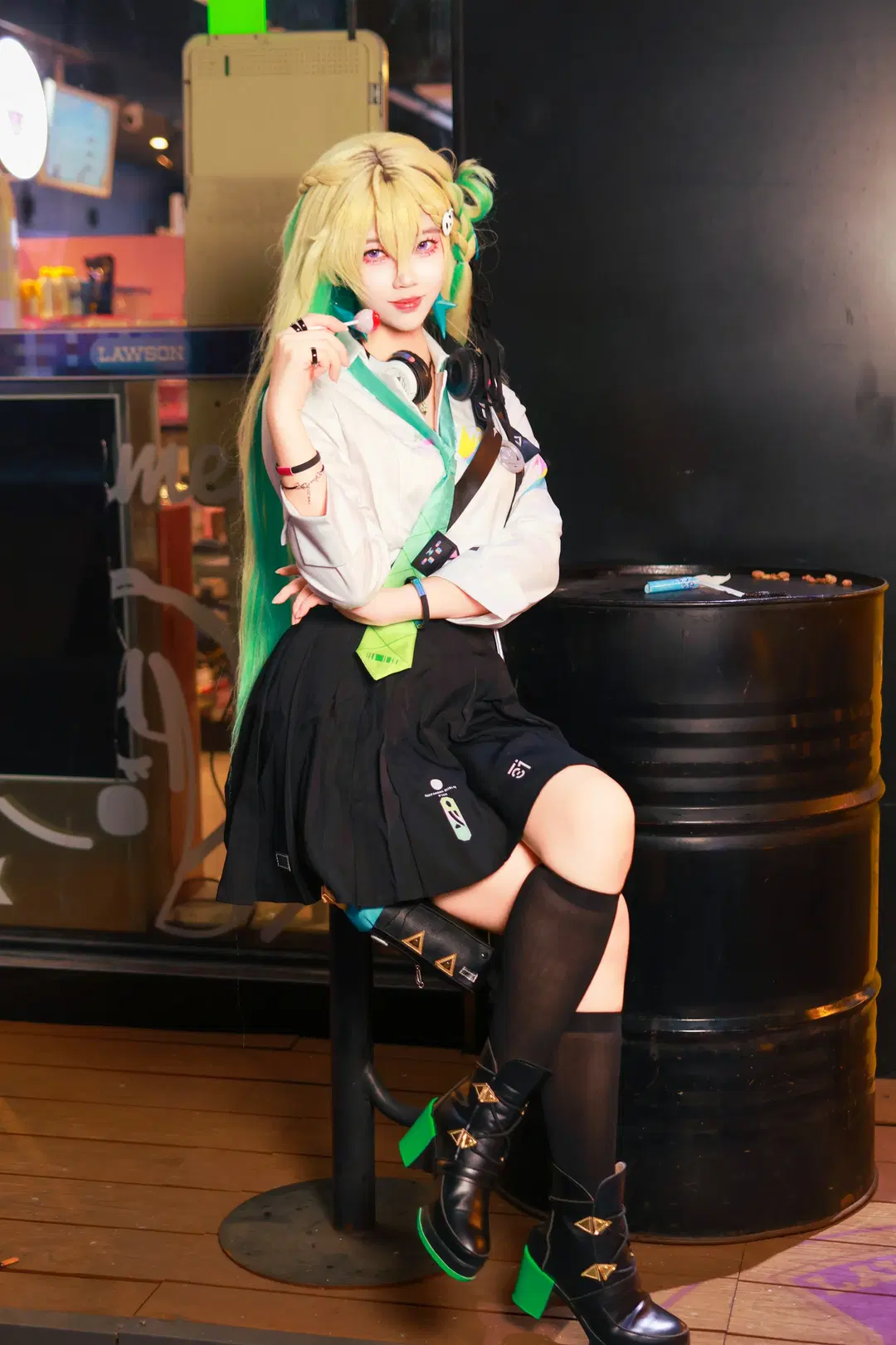 Wuthering Waves, 2D, Lynae cosplay, Black stockings, Game cosplay