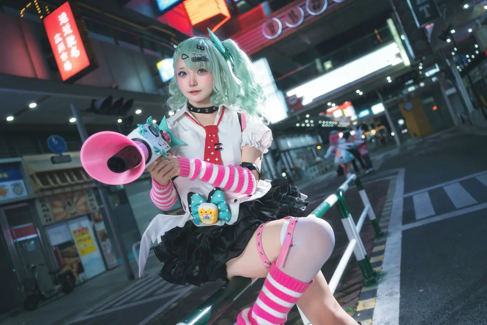 【千夏cos】绝区零夜色街头的正片拍摄记录 - -长生剑 - 第3张