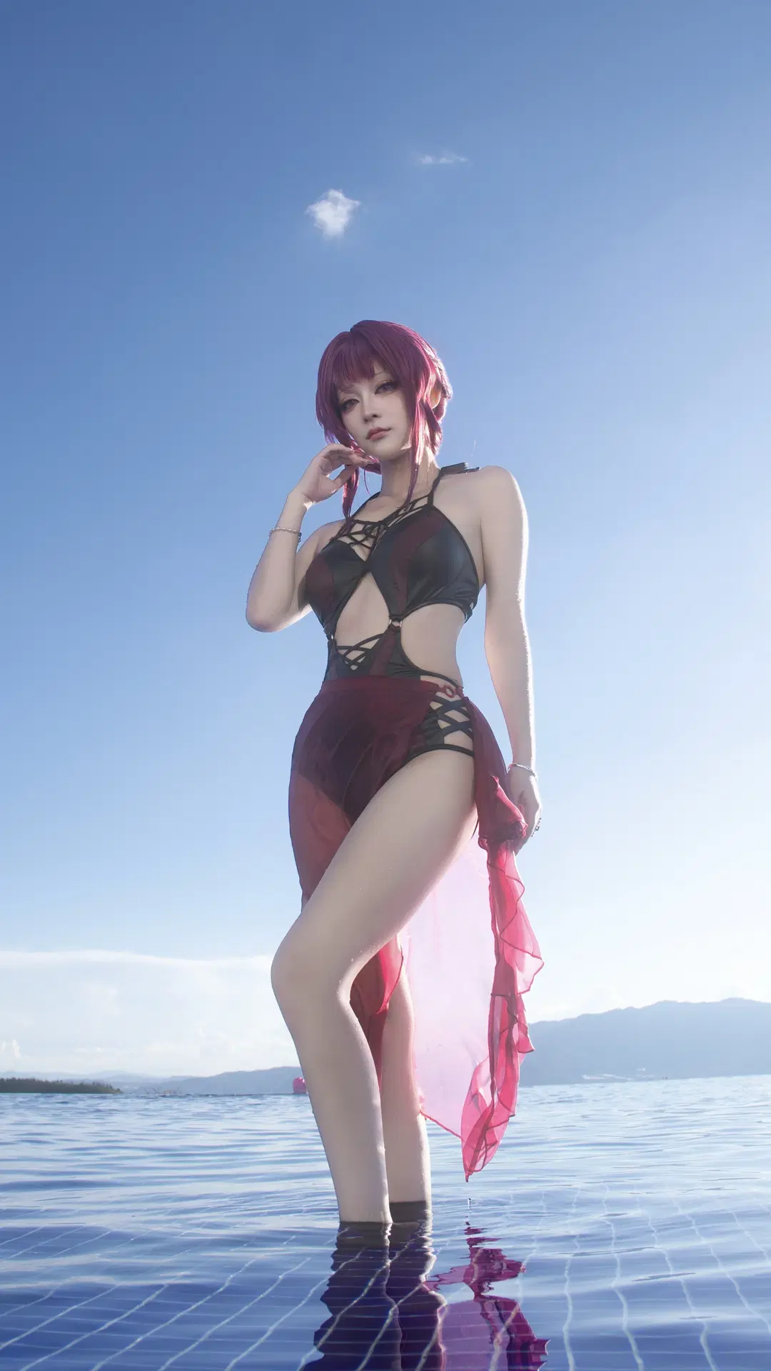 【卡芙卡cos】温柔与力量，崩坏星穹铁道泳池写真