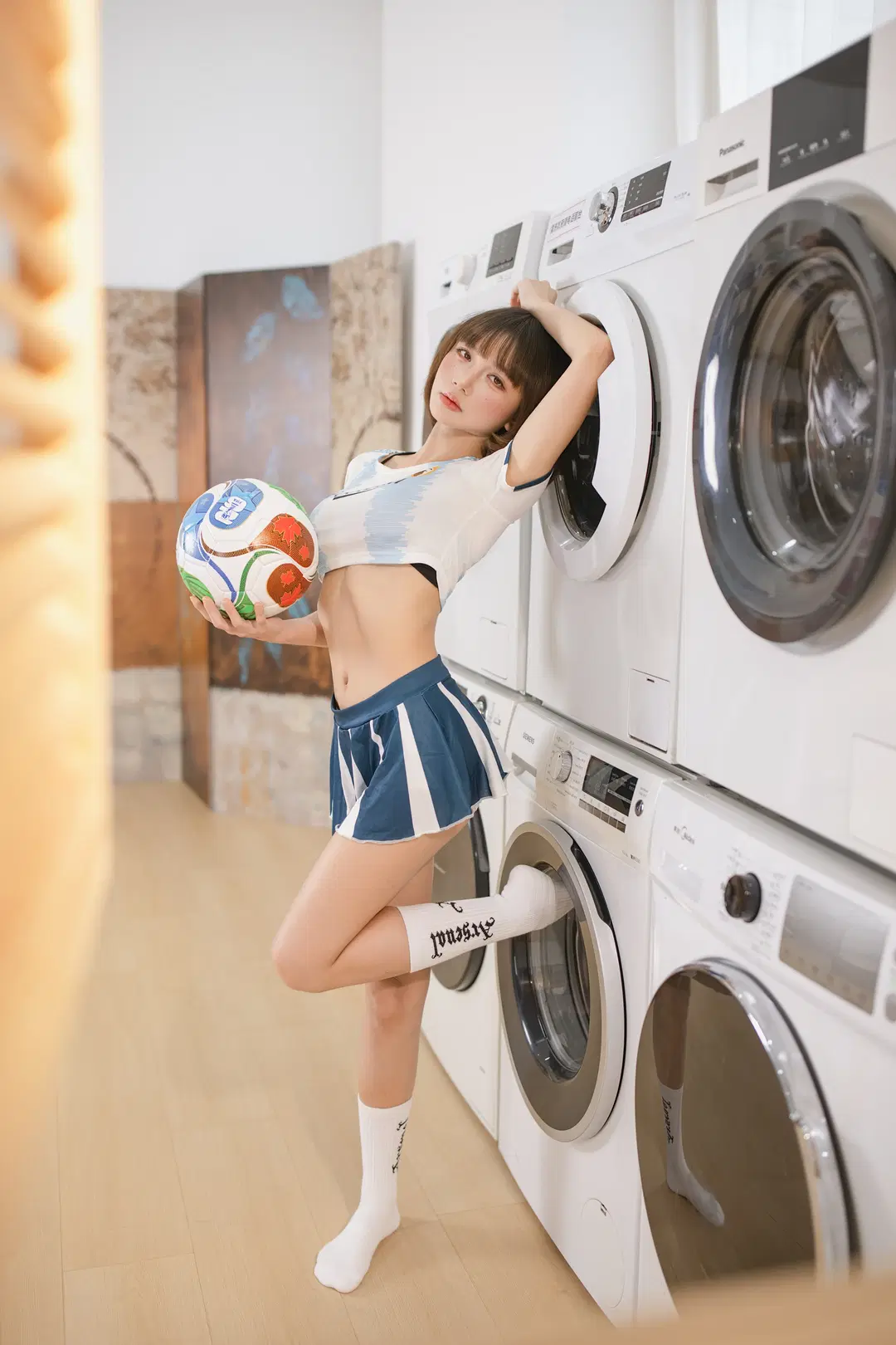 Daily Life Shooting Soccer Girl OOTD in the Laundromat by 小白不小新📸（常驻深圳开单中） - Image 2