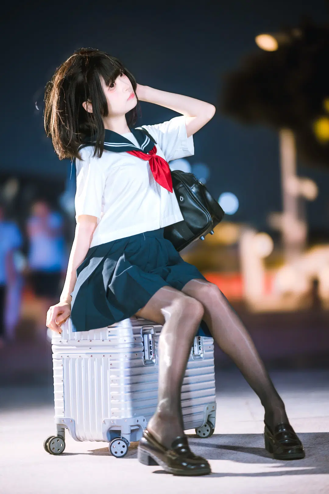 夜色里的水手服JK，行李箱上的夜景随拍 - 冷暖不营业 - 第4张