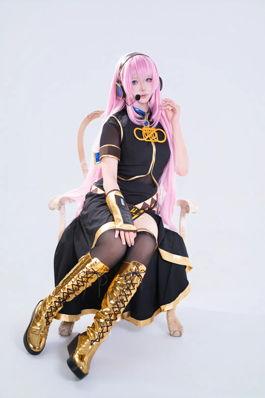 【巡音ルカコスプレ】ボーカロイド黒金衣装の白ホリ撮影記録 - AAA快门工沐师傅 - 2枚目