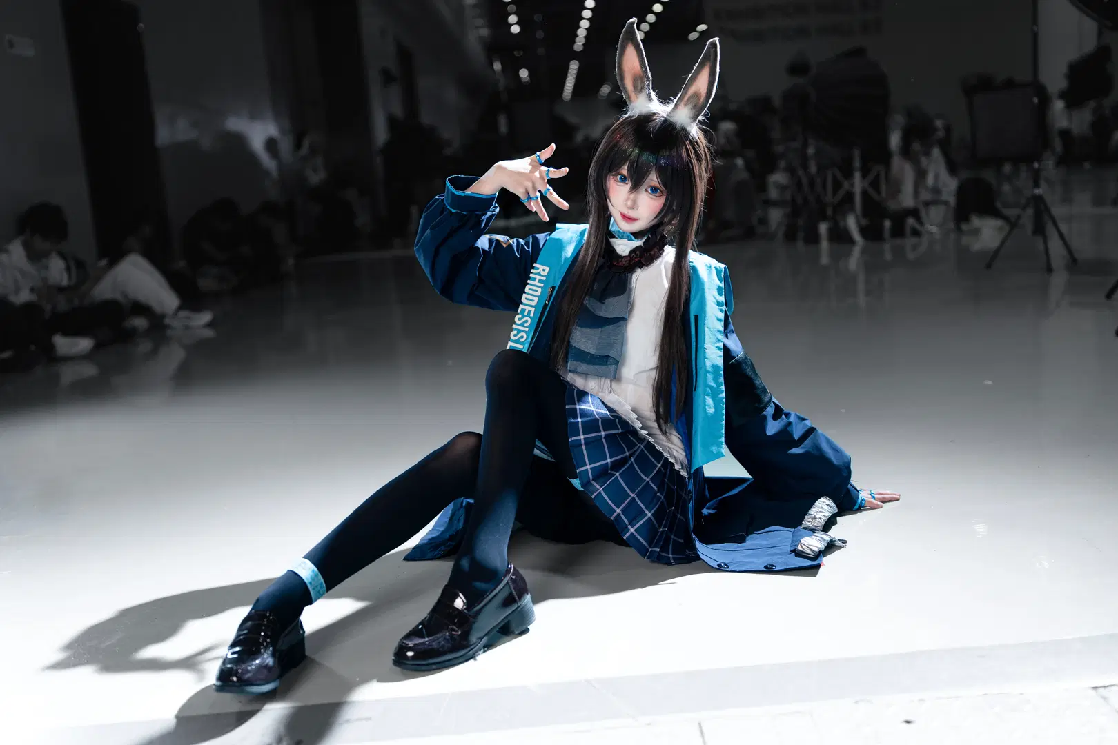 Convention photos, Arknights, Amiya cosplay, Black stockings, Bunny girl