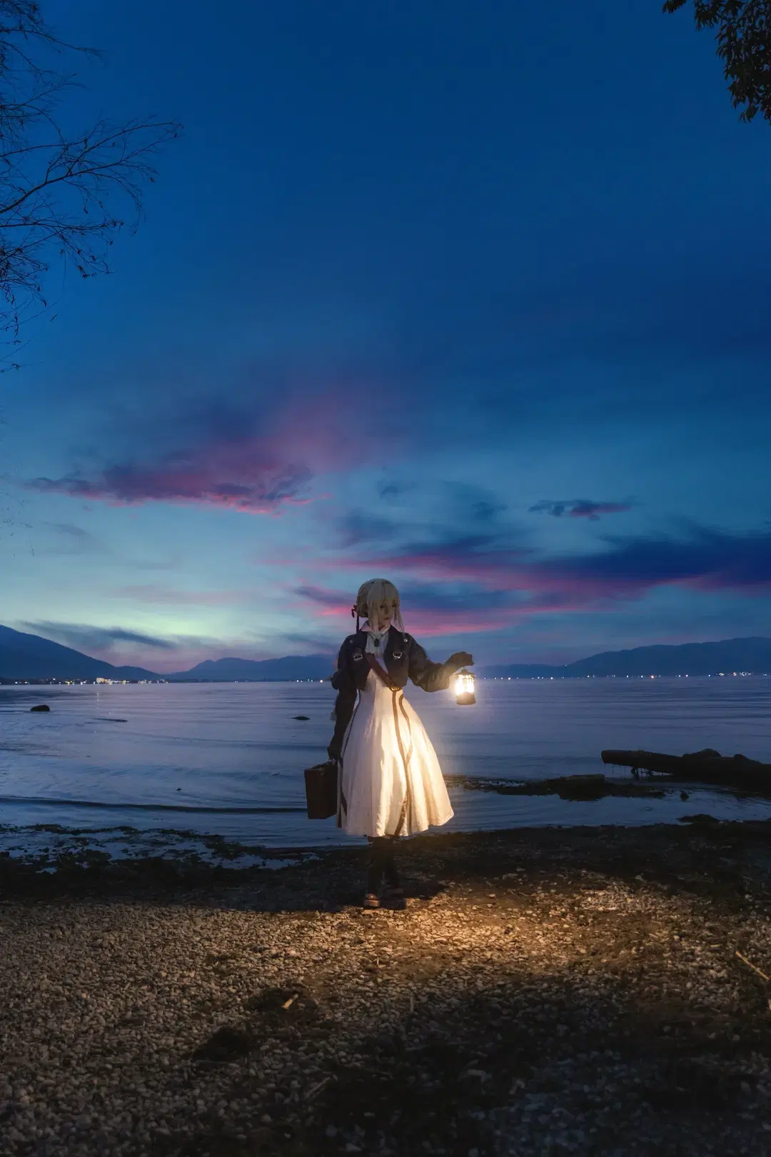 [Violet Evergarden cosplay] Sea Breeze and Lantern: The Violet by Erhai Lake by 云间glow📷 - Image 3
