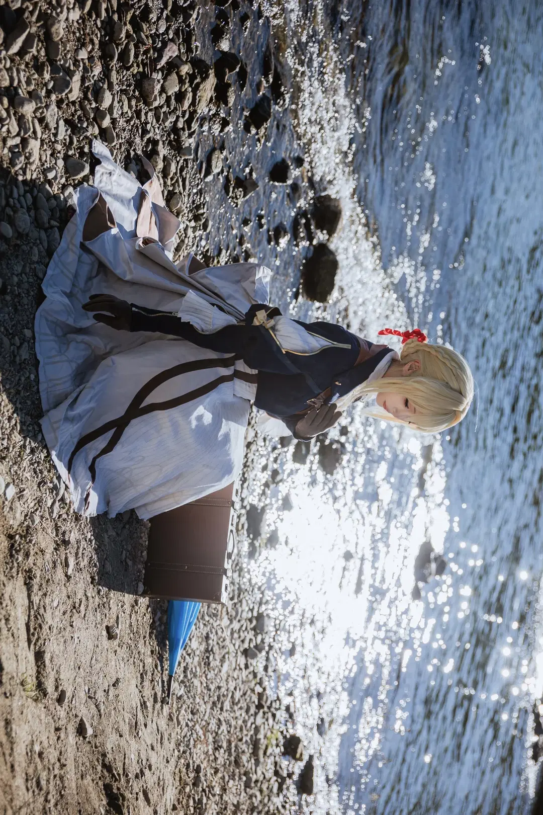 [Violet Evergarden cosplay] Sea Breeze and Lantern: The Violet by Erhai Lake by 云间glow📷 - Image 4