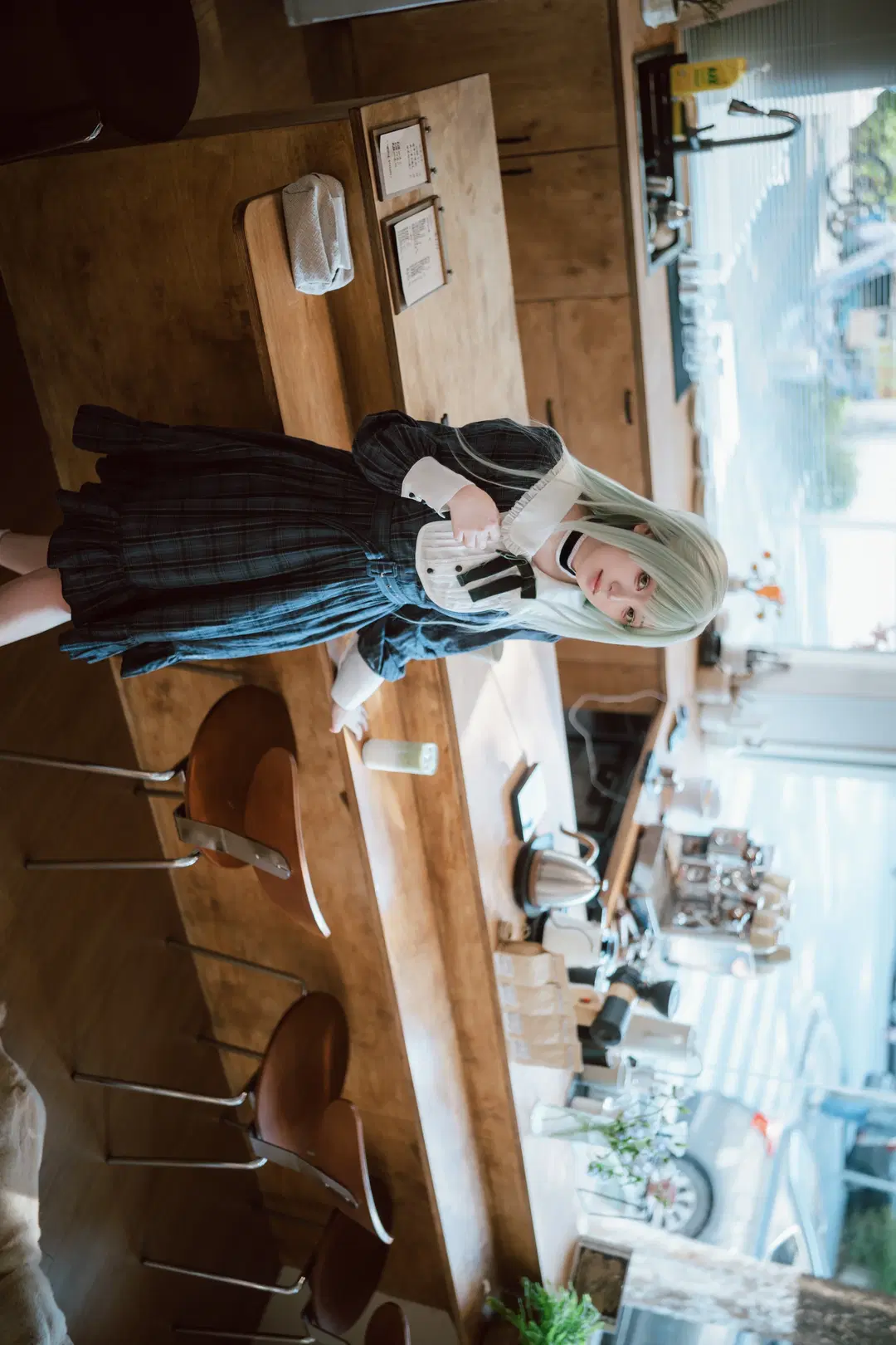 [Wakaba Mutsumi cosplay] Serene Afternoon of Ave Mujica: Mutsumi rice in a Cafe by 云间glow📷 - Image 4